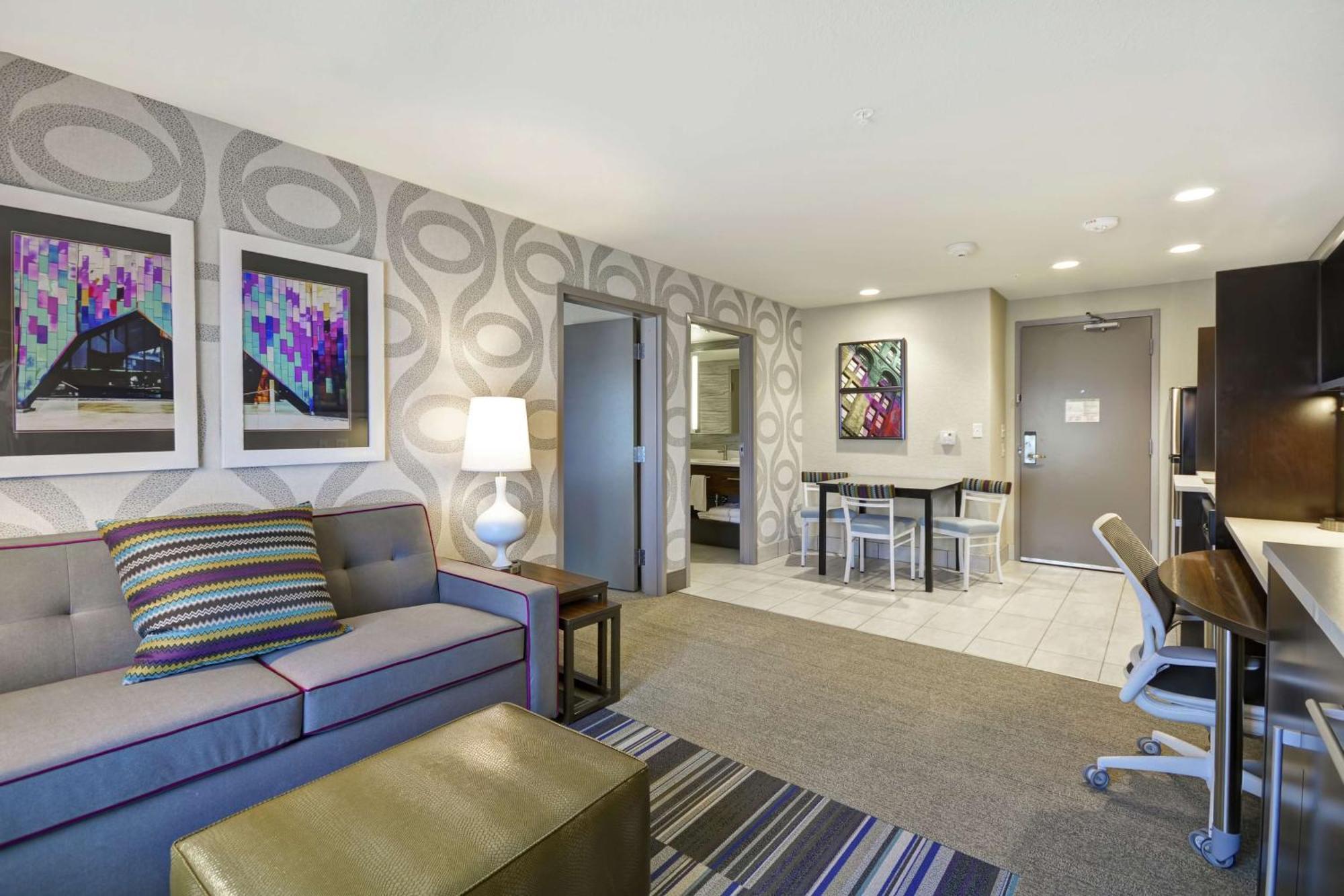 One-Bedroom King Suite - Non-Smoking