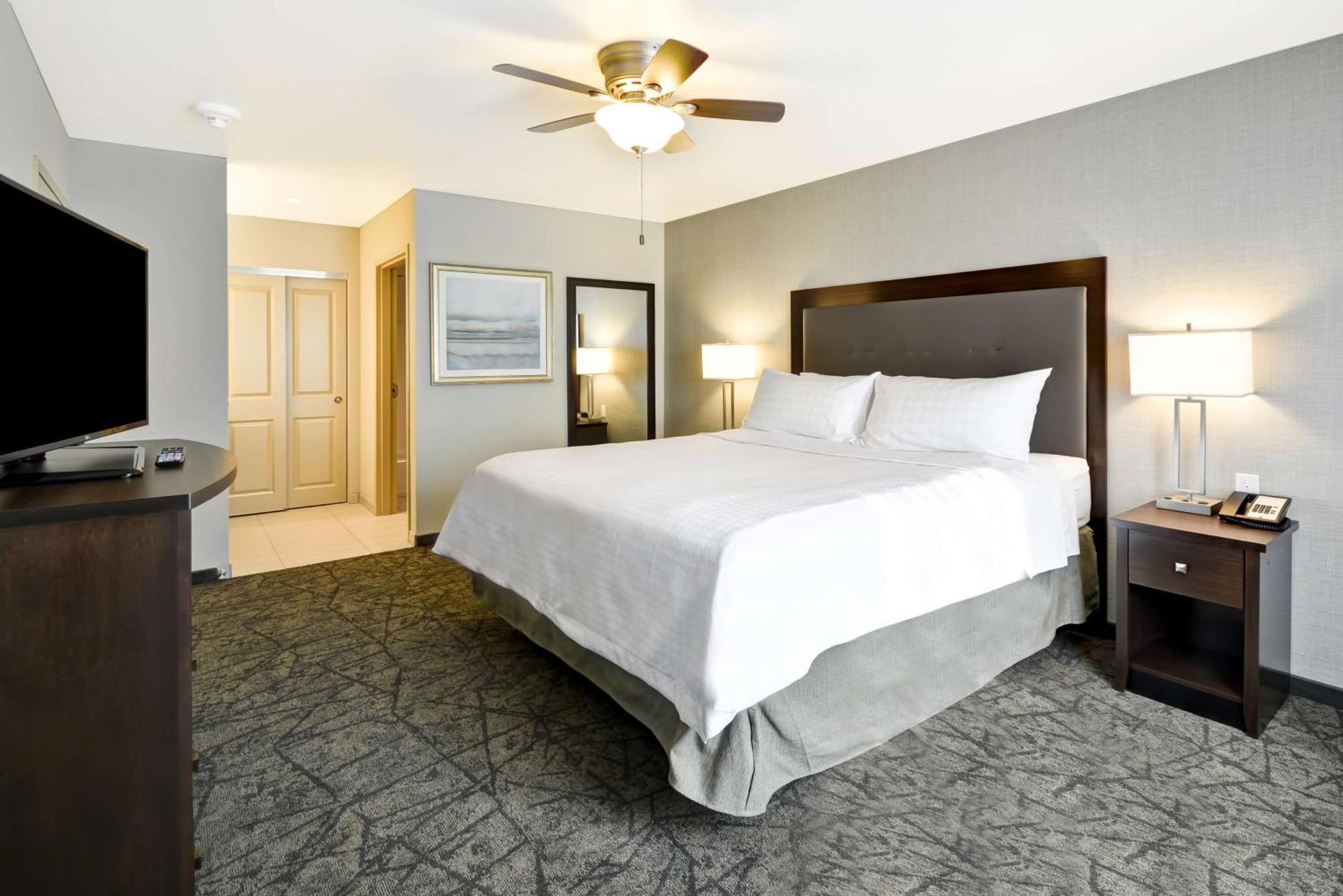 King Studio Suite - Hearing Access/Non-Smoking