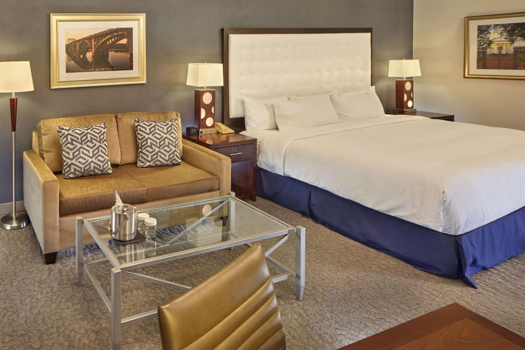 King Room with Sofa Bed - Non-Smoking