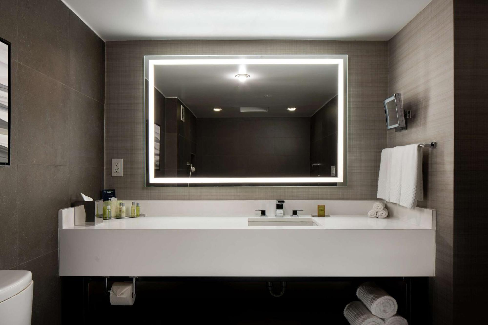 King Room with Infinity Tub - Non-Smoking