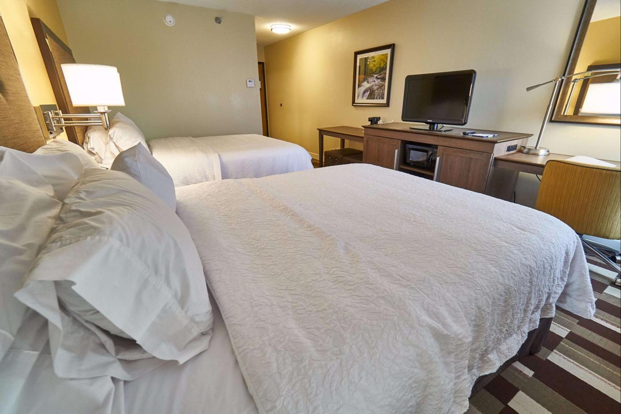 Queen Room with Two Queen Beds - Non-Smoking,1557834889:JPEG