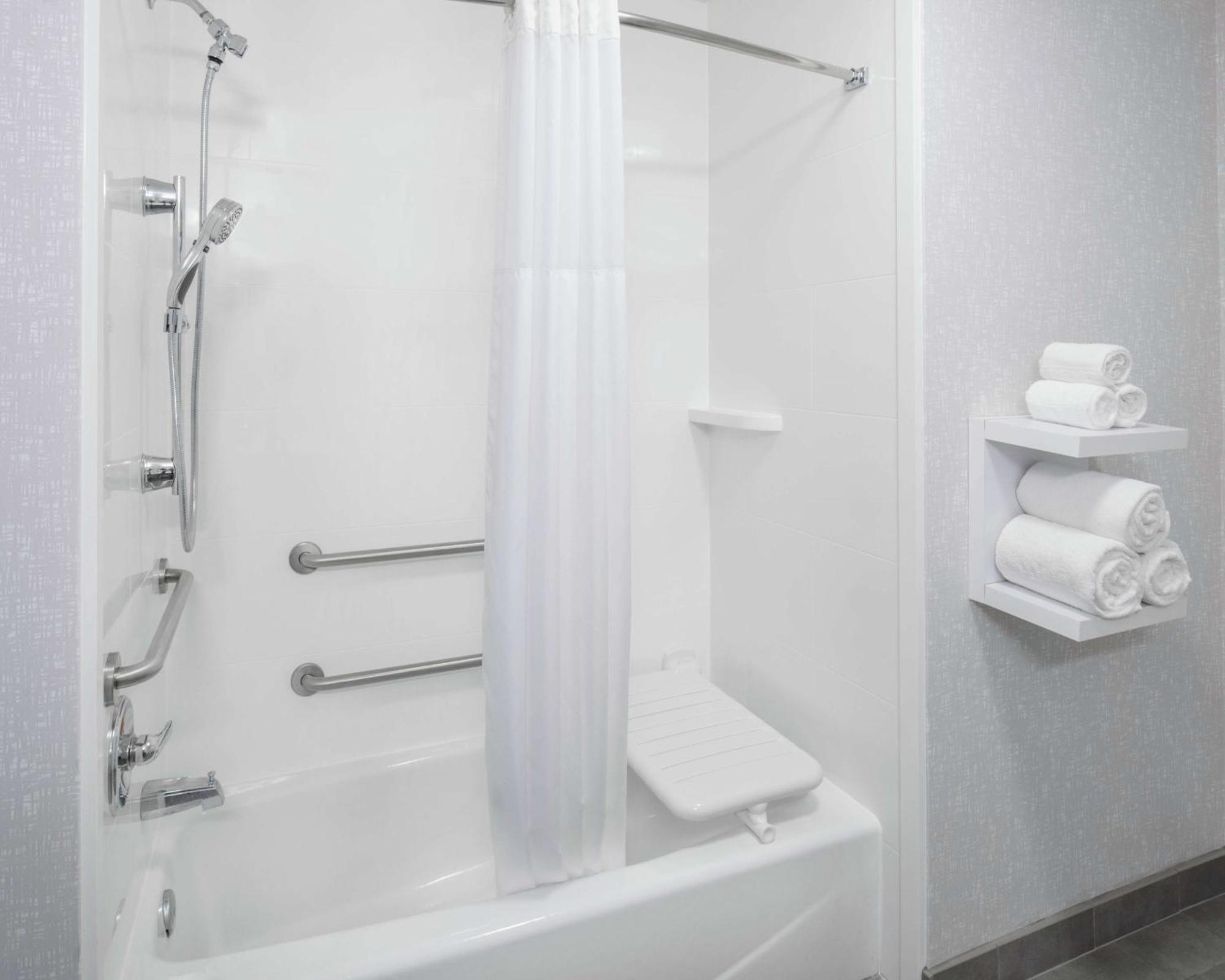 King Room - Mobility Access/Non-Smoking