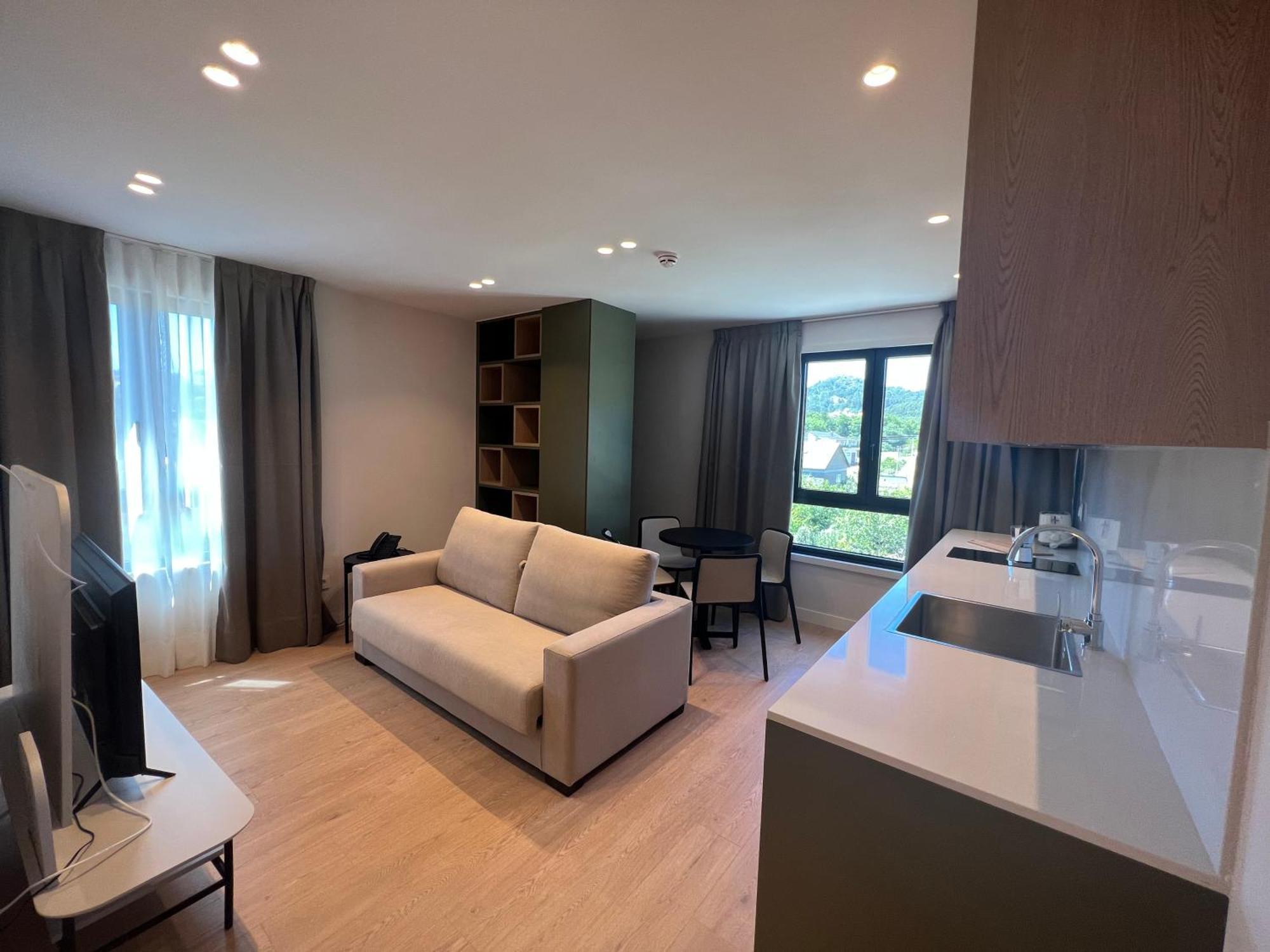 Apartamento con vistas a la piscina