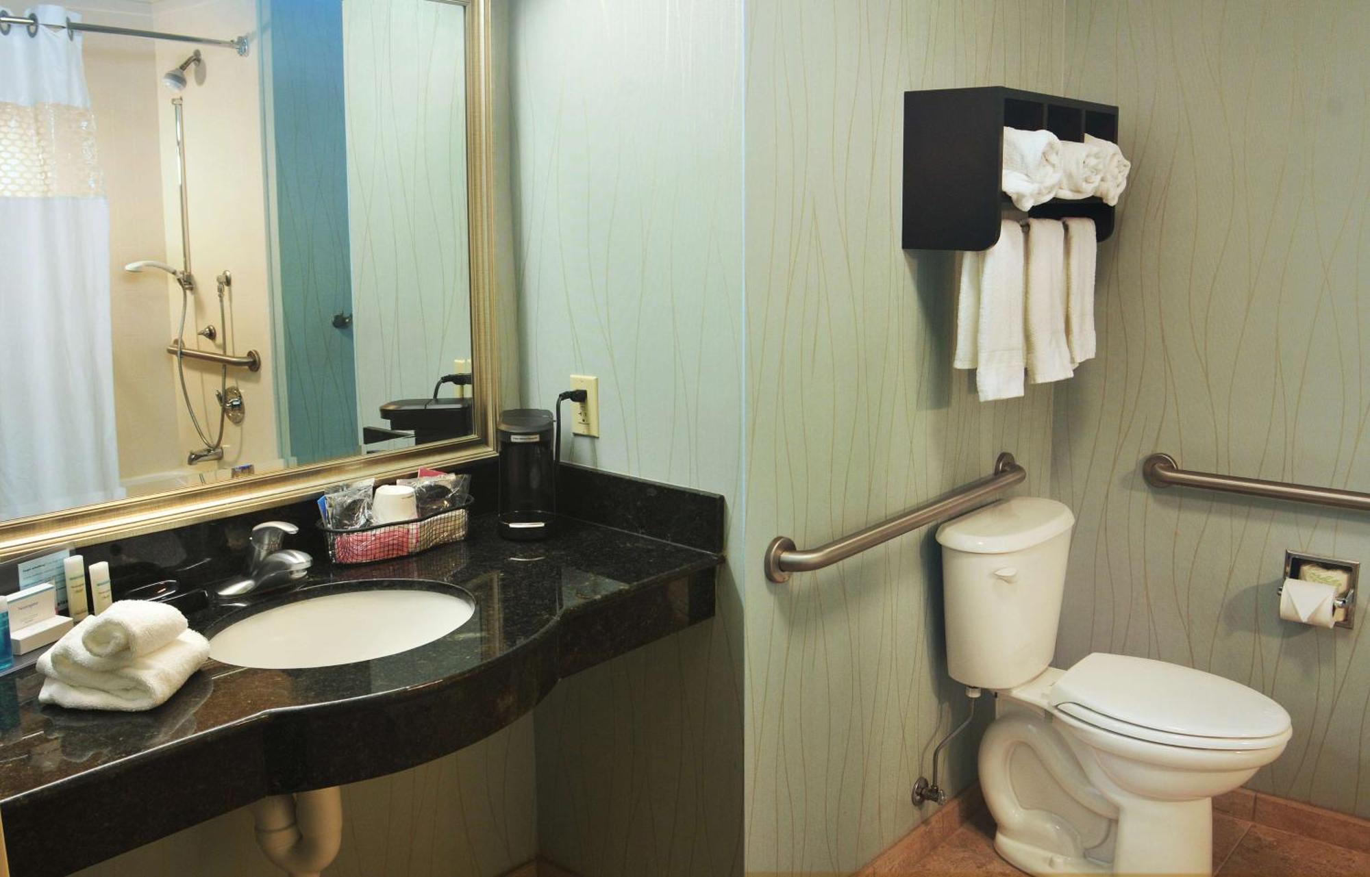 Queen Room with Two Queen Beds - Hearing Access/Non-Smoking