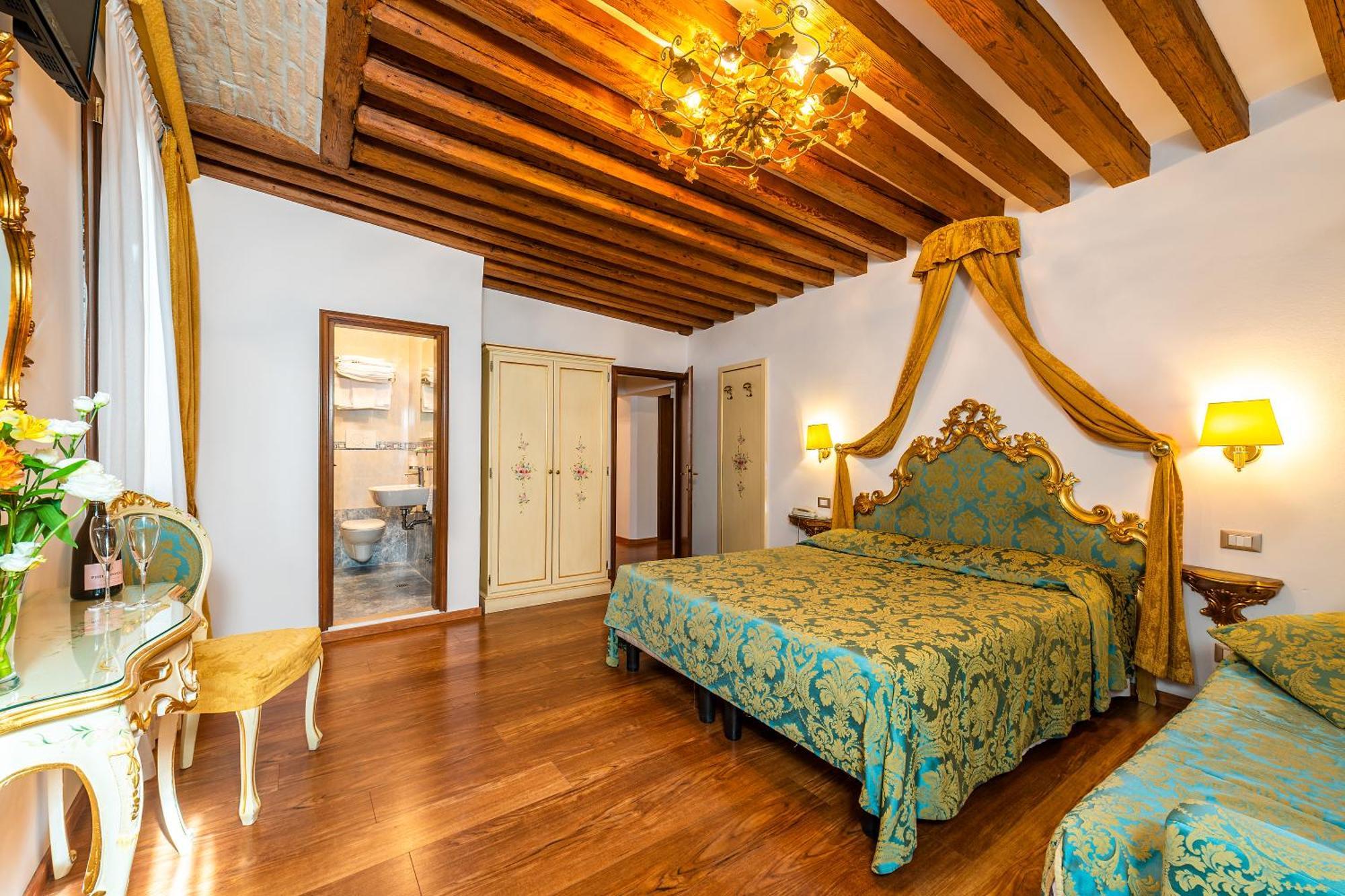 Superior Double Room,1558569241:JPEG