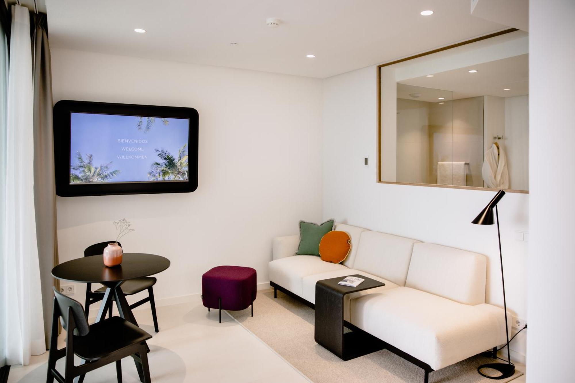 Corner Suite Sea View
