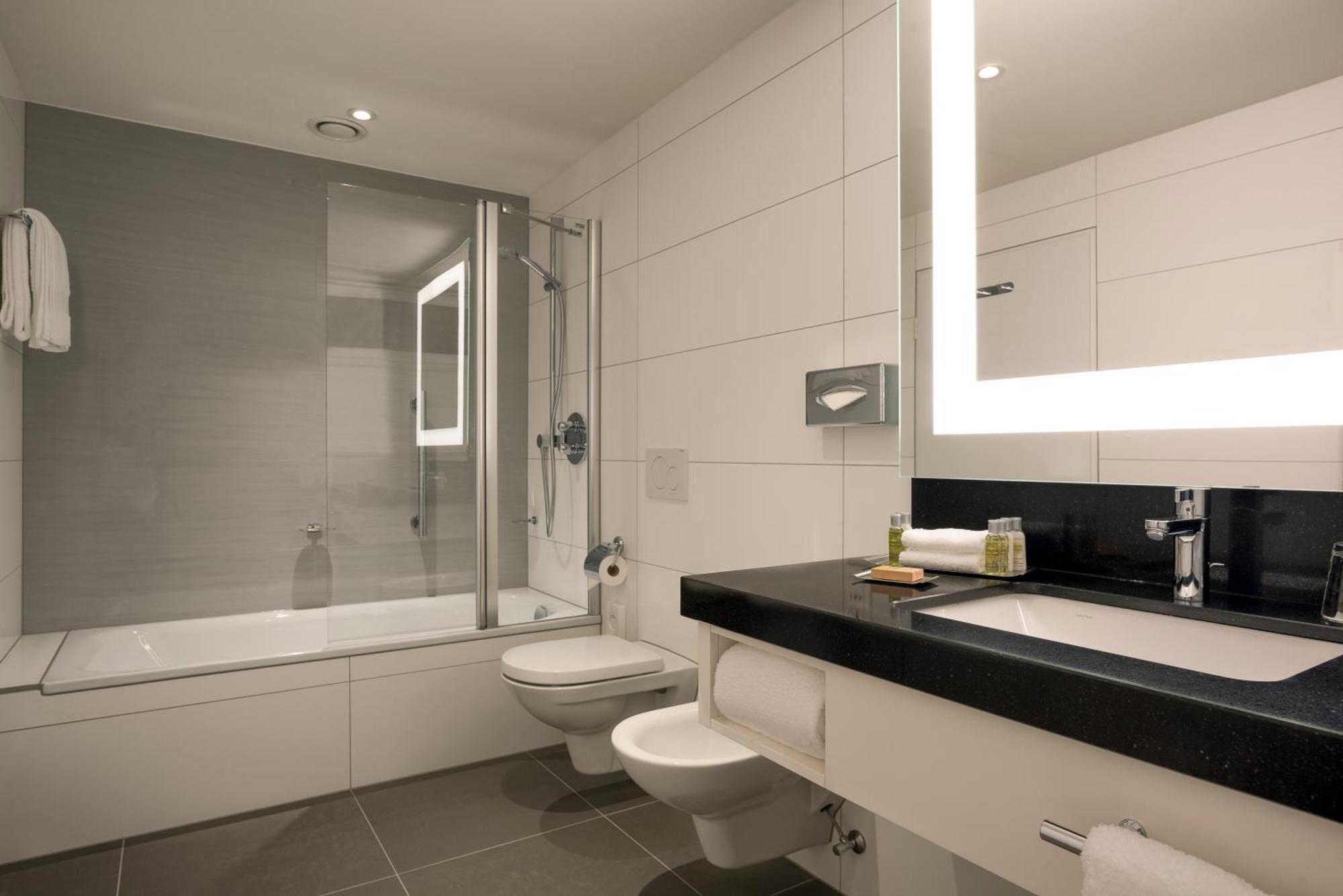 King Suite Kitchenette,1706364919:JPEG
