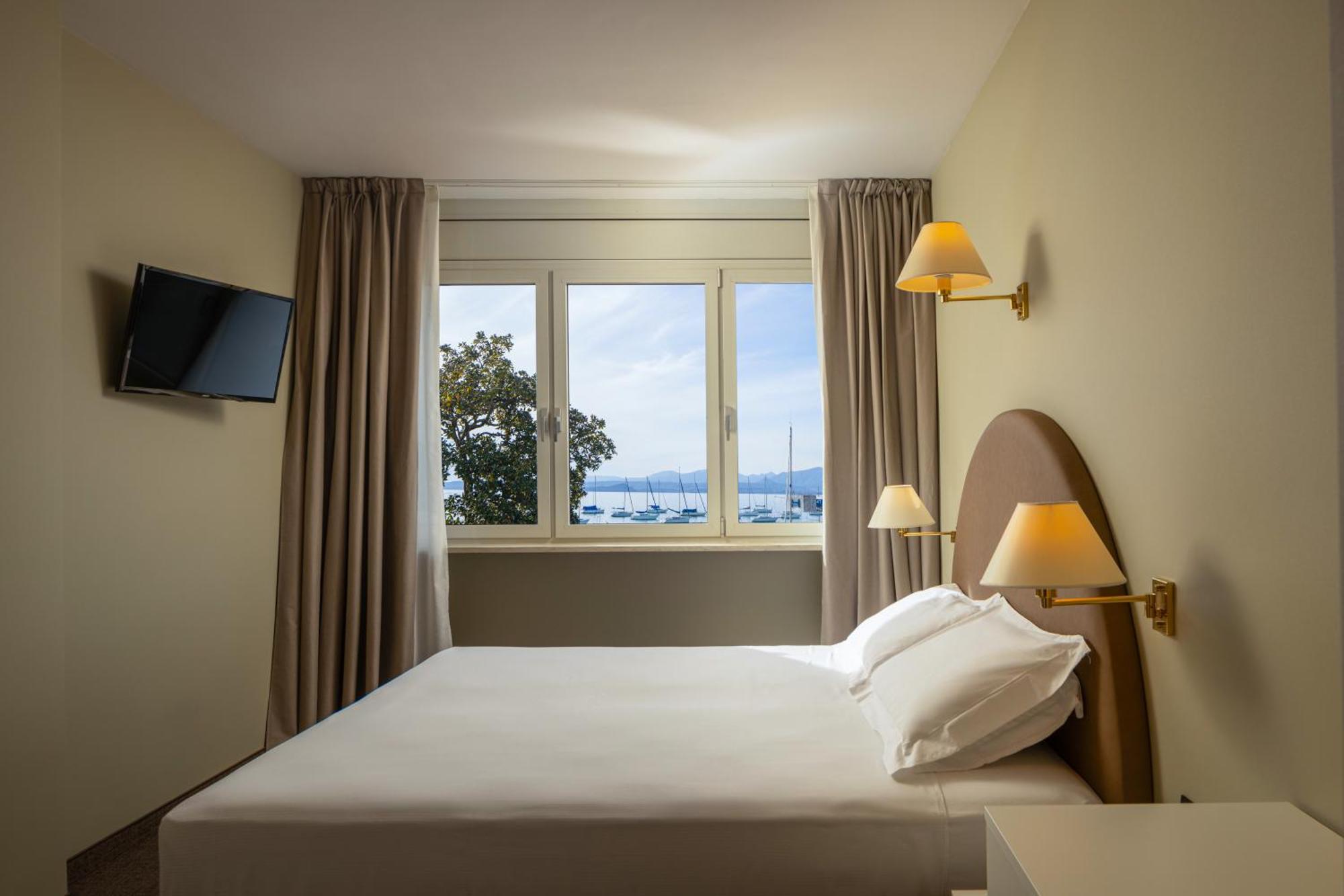 Comfort Twin/Double Room with Lake View,1566953285:JPEG