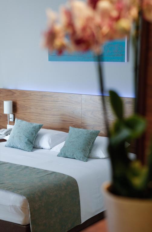 Chambre Double Confort avec Balcon et Vue sur le Jardin