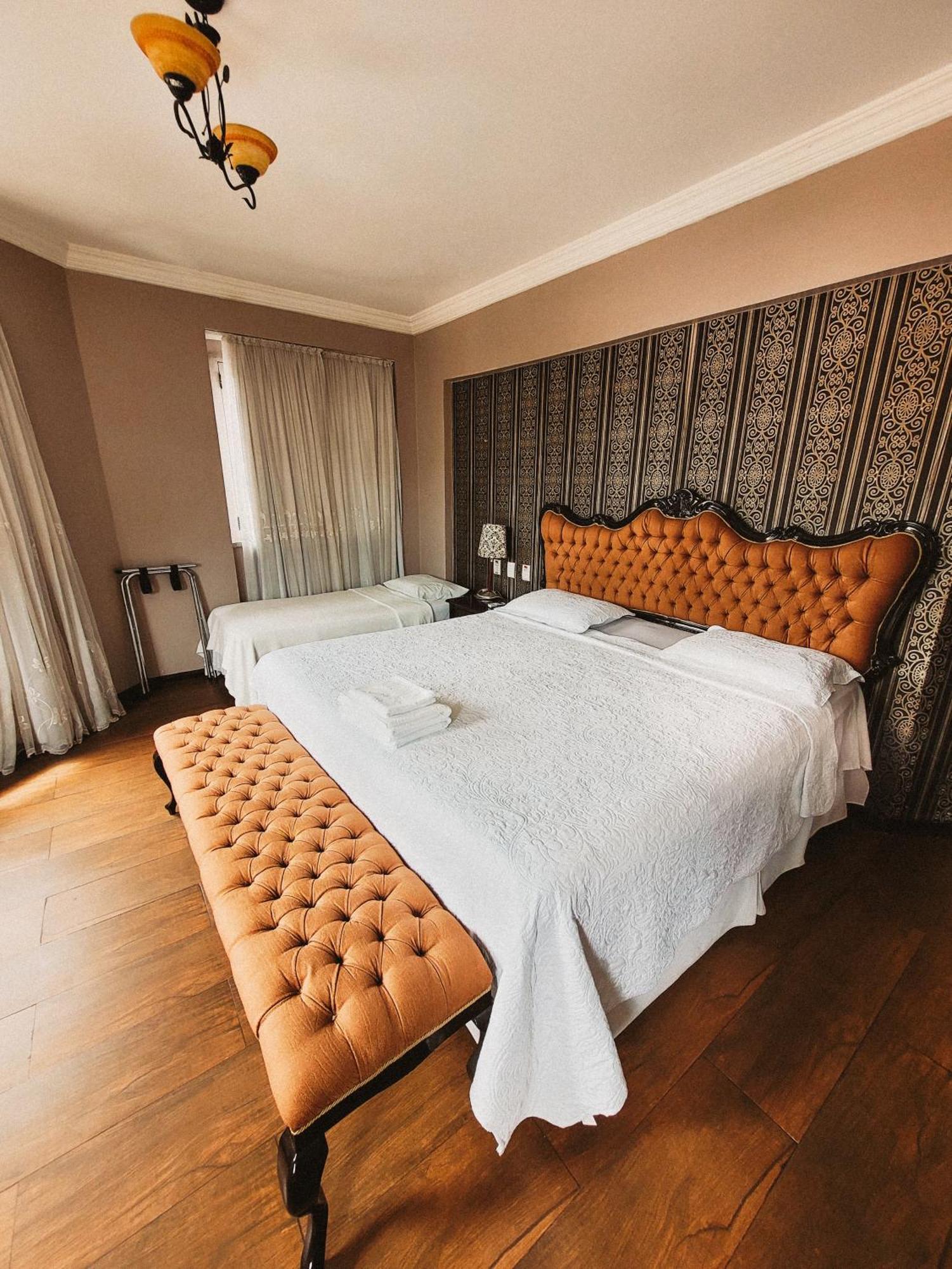 Quarto Duplo com Sofá-cama