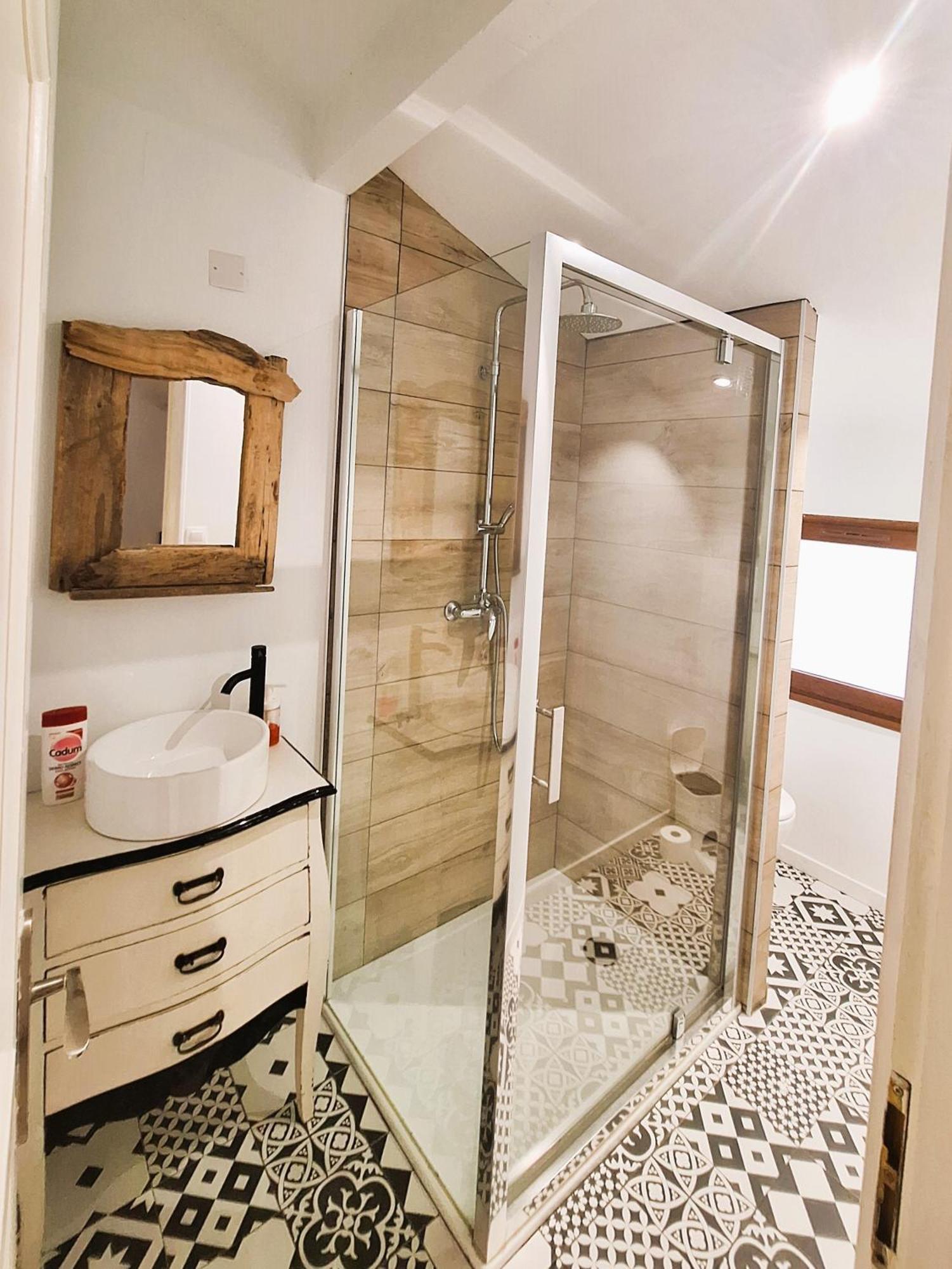 Habitación Doble con baño privado externo - 1 o 2 camas