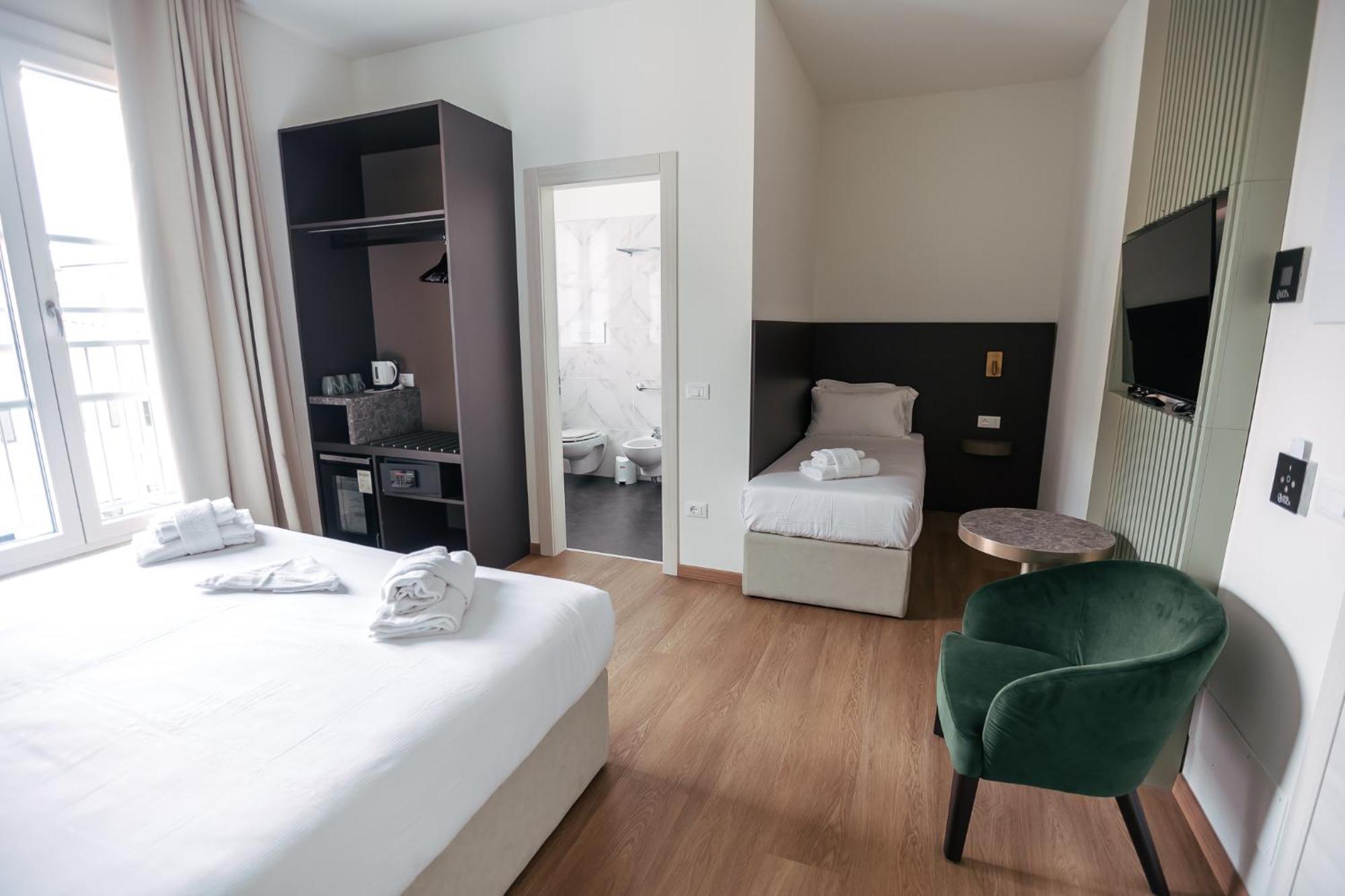 Superior Triple Room,1402476125:JPEG
