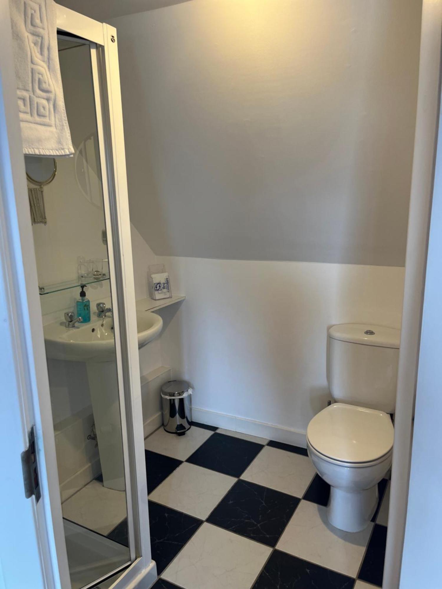 Chambre Lits Jumeaux avec Salle de Bains Privative