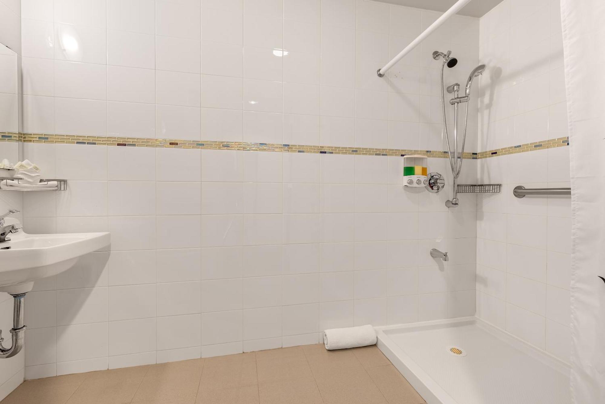 Queen Room - Disability Access,1580220704:JPEG
