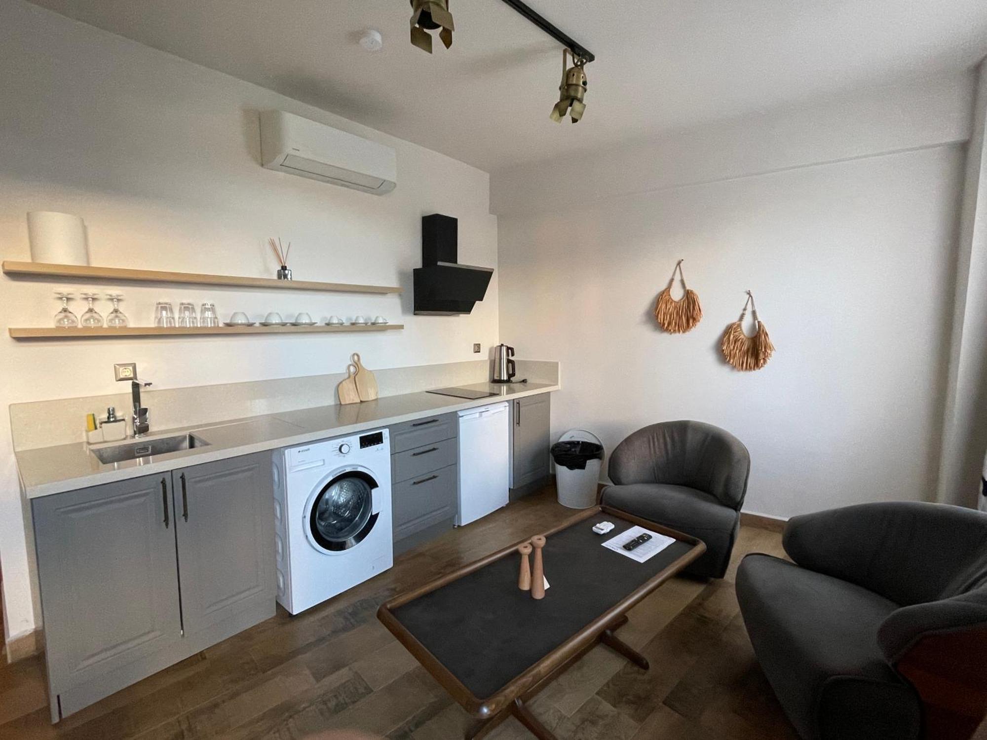 Studio Triple Standard