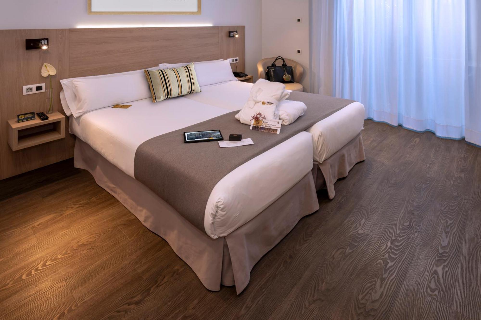 Deluxe Double or Twin Room with Rambla View