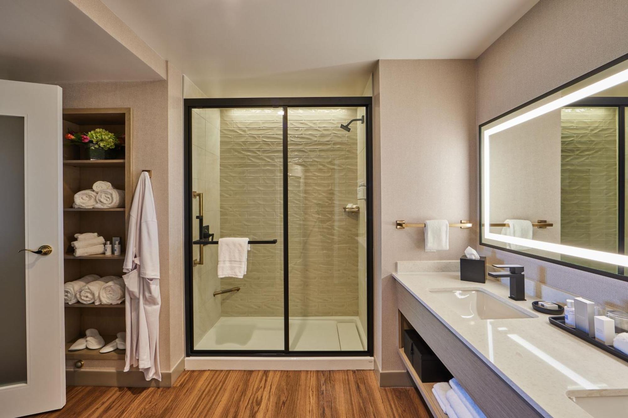 Exec Suite Double Queen, Executive Suite, 2 Queen