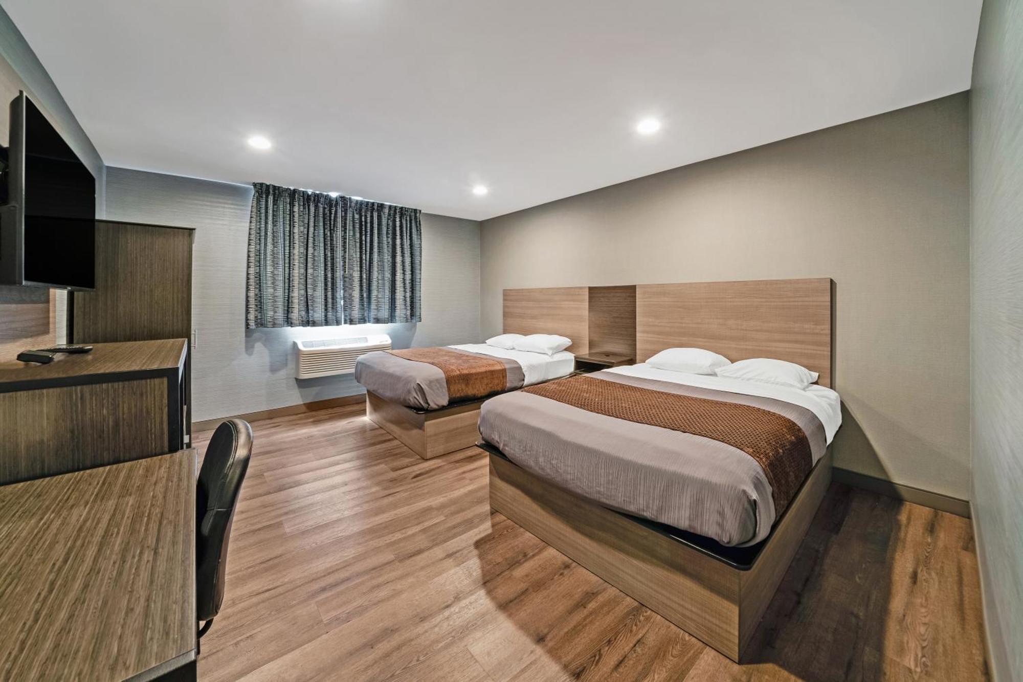 Standard Queen Room