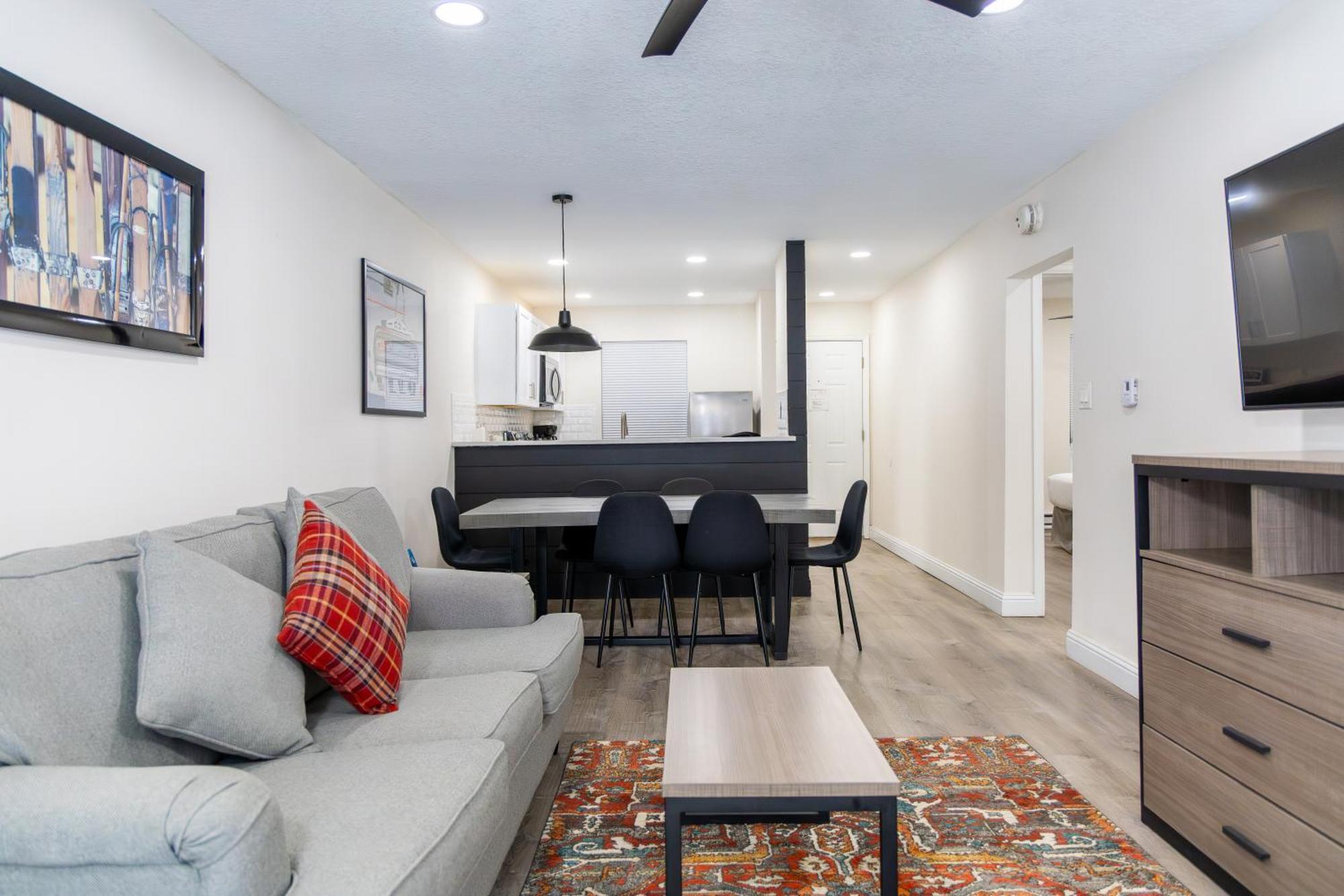 Two-Bedroom Suite - Newly Renovated,1665399703:JPEG