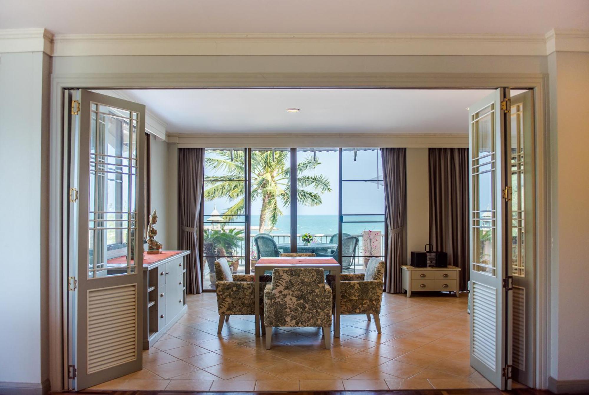 Luxury Seafront Two-Bedroom Family Suite,1586113526:JPEG
