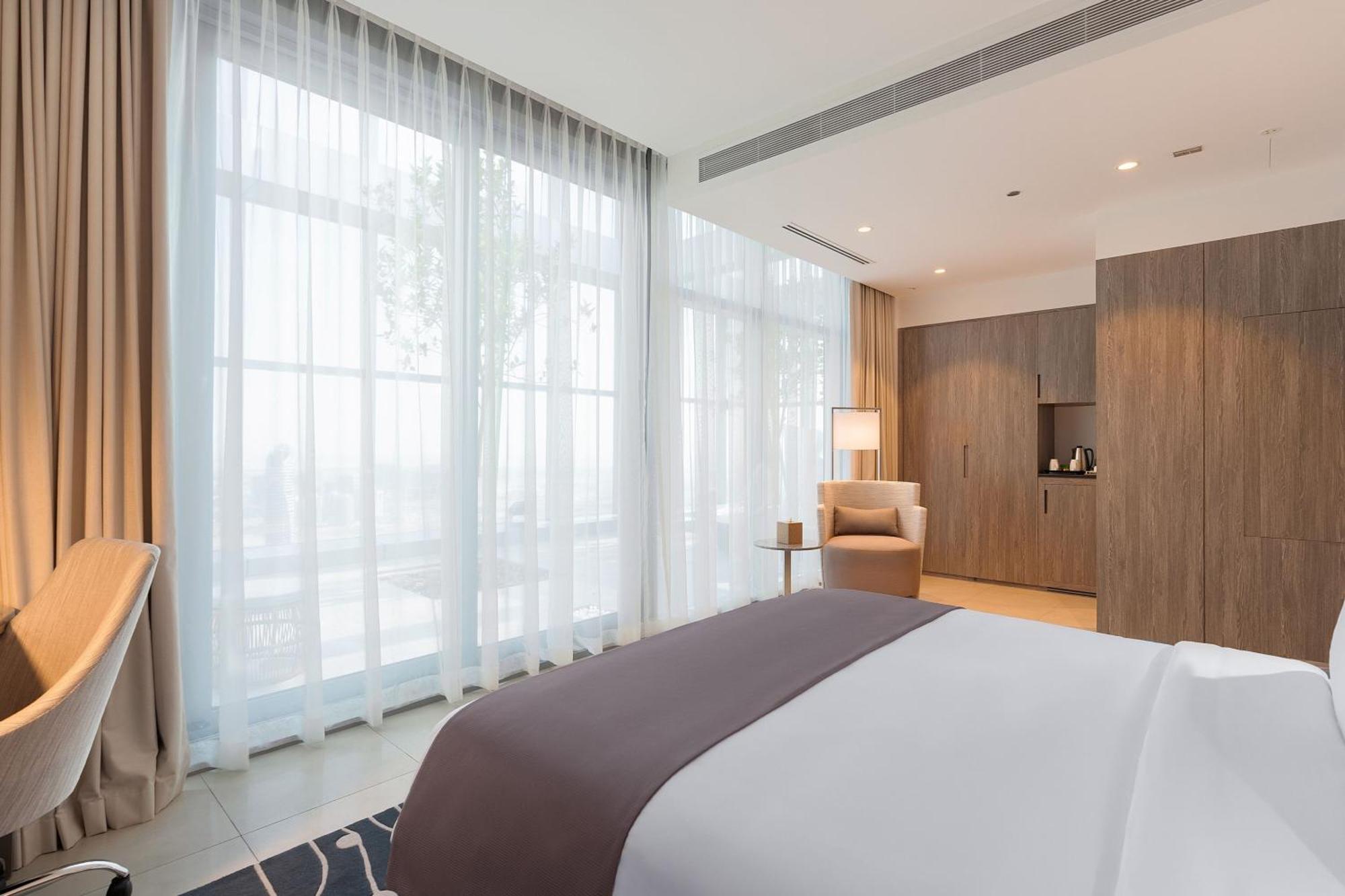 Skyline Kamer met Terras en Toegang tot de NEST Club Lounge en de Soluna Beach Club