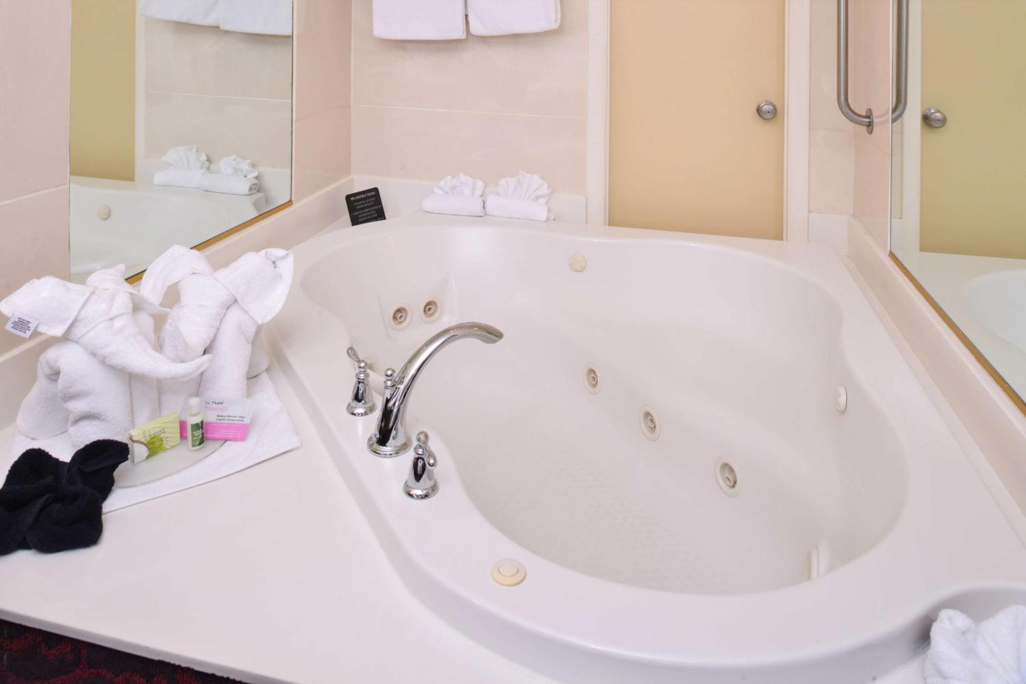 King Suite with Spa Bath