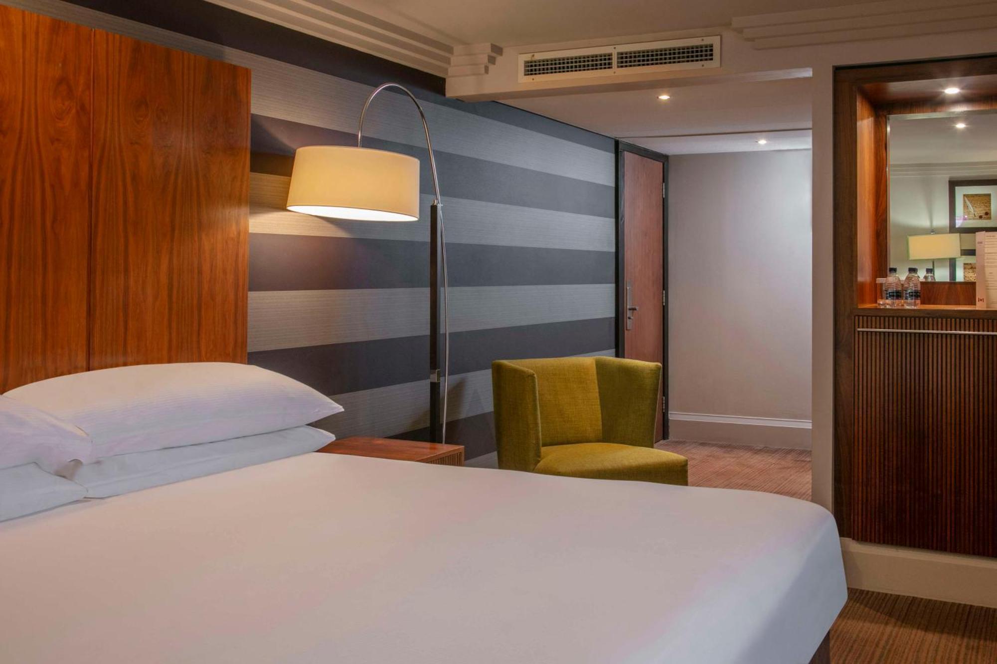 Deluxe Zimmer mit Kingsize-Bett