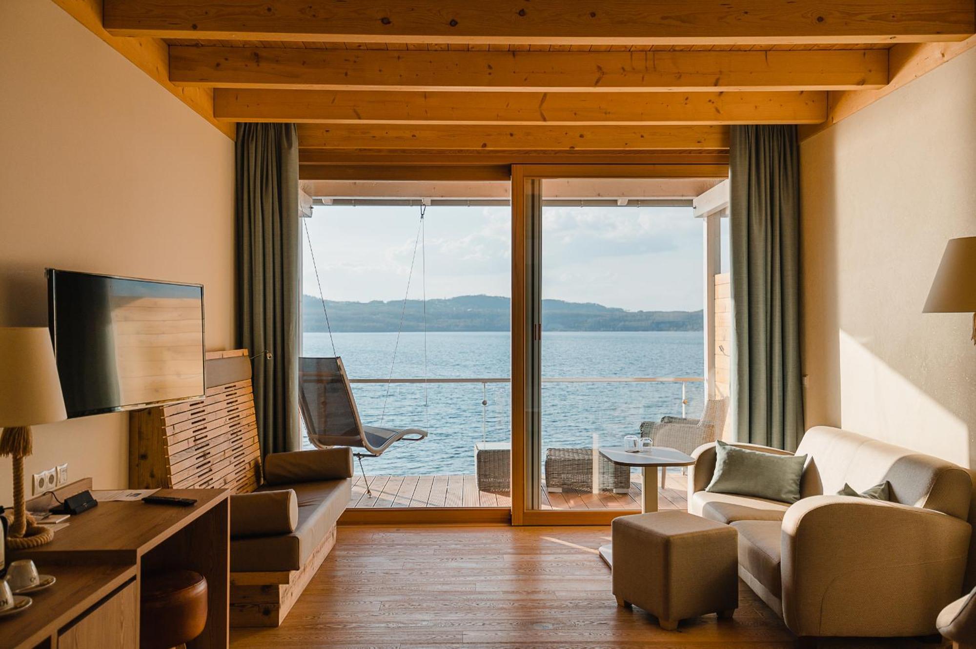 Doppelzimmer mit Spa und Seeblick