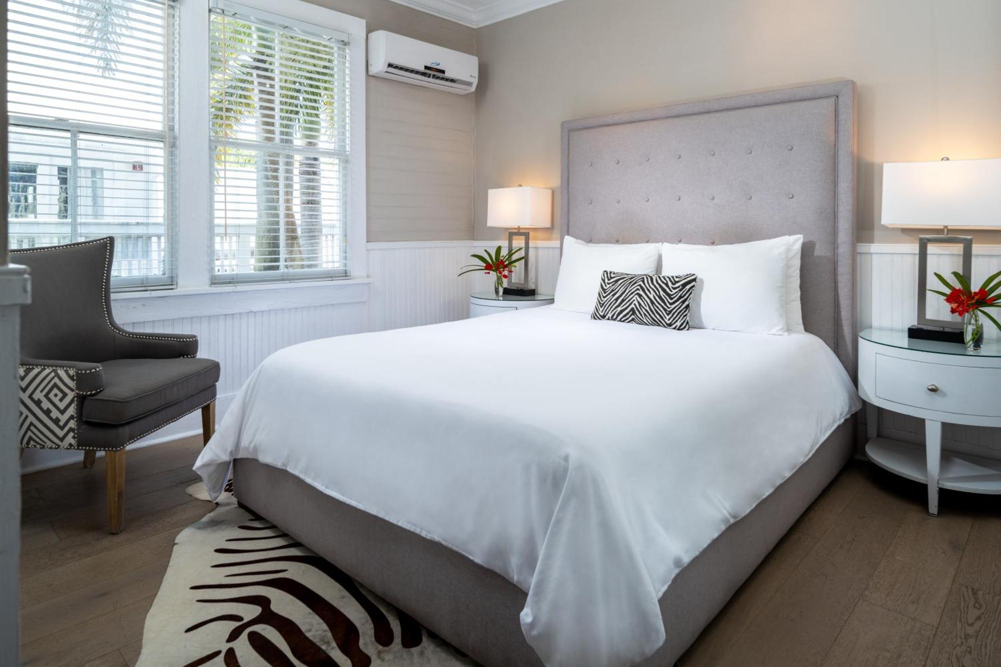Room 3: Queen Room