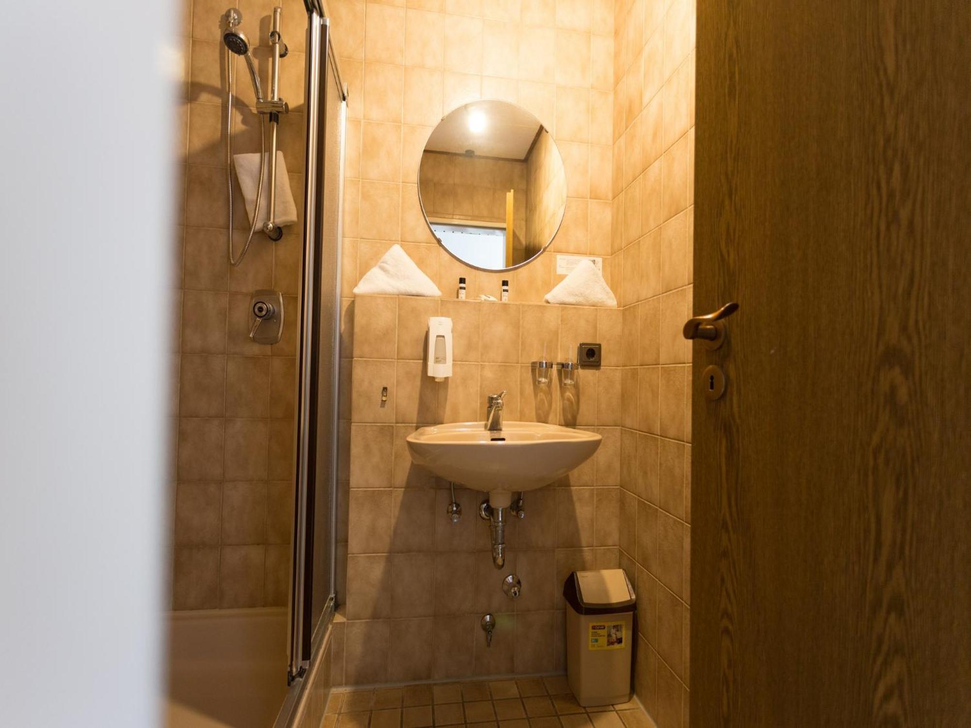 Single Room with Private Bathroom,1589228678:JPEG