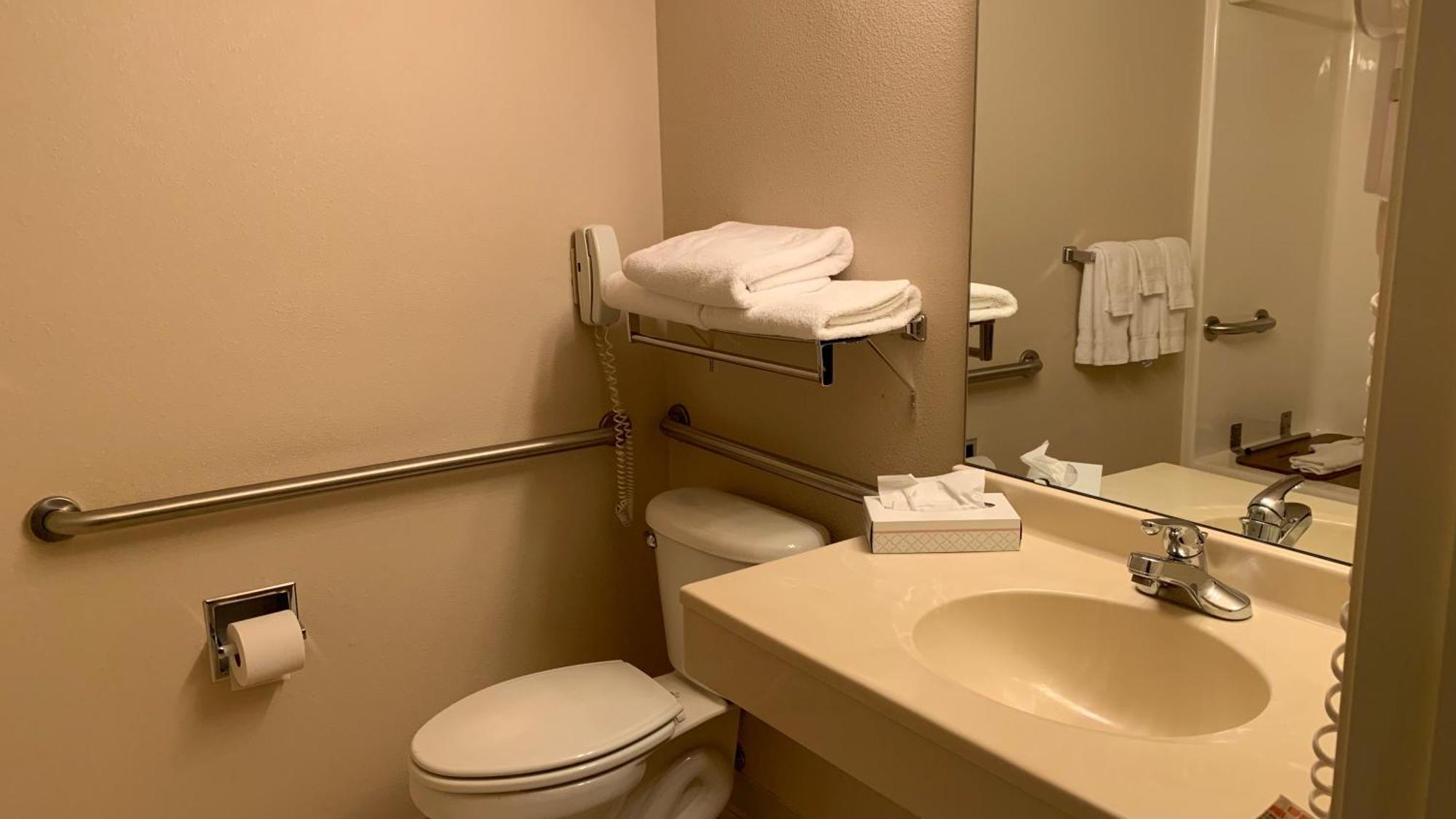 Queen Room - Disability Access