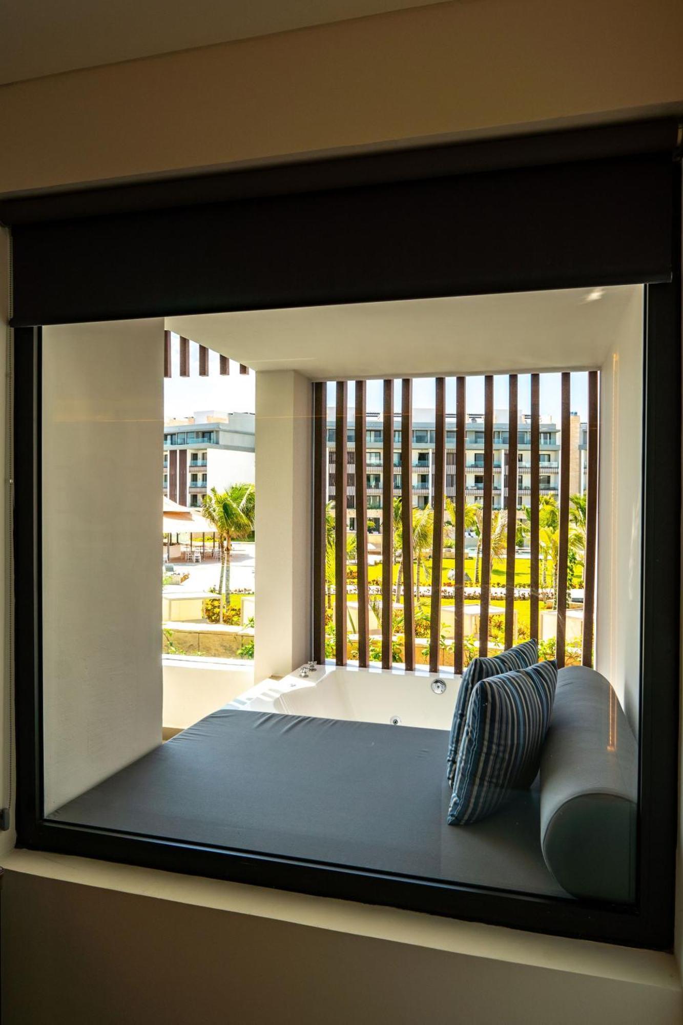 Jr. Suite Outdoor Jacuzzi - Free WiFi