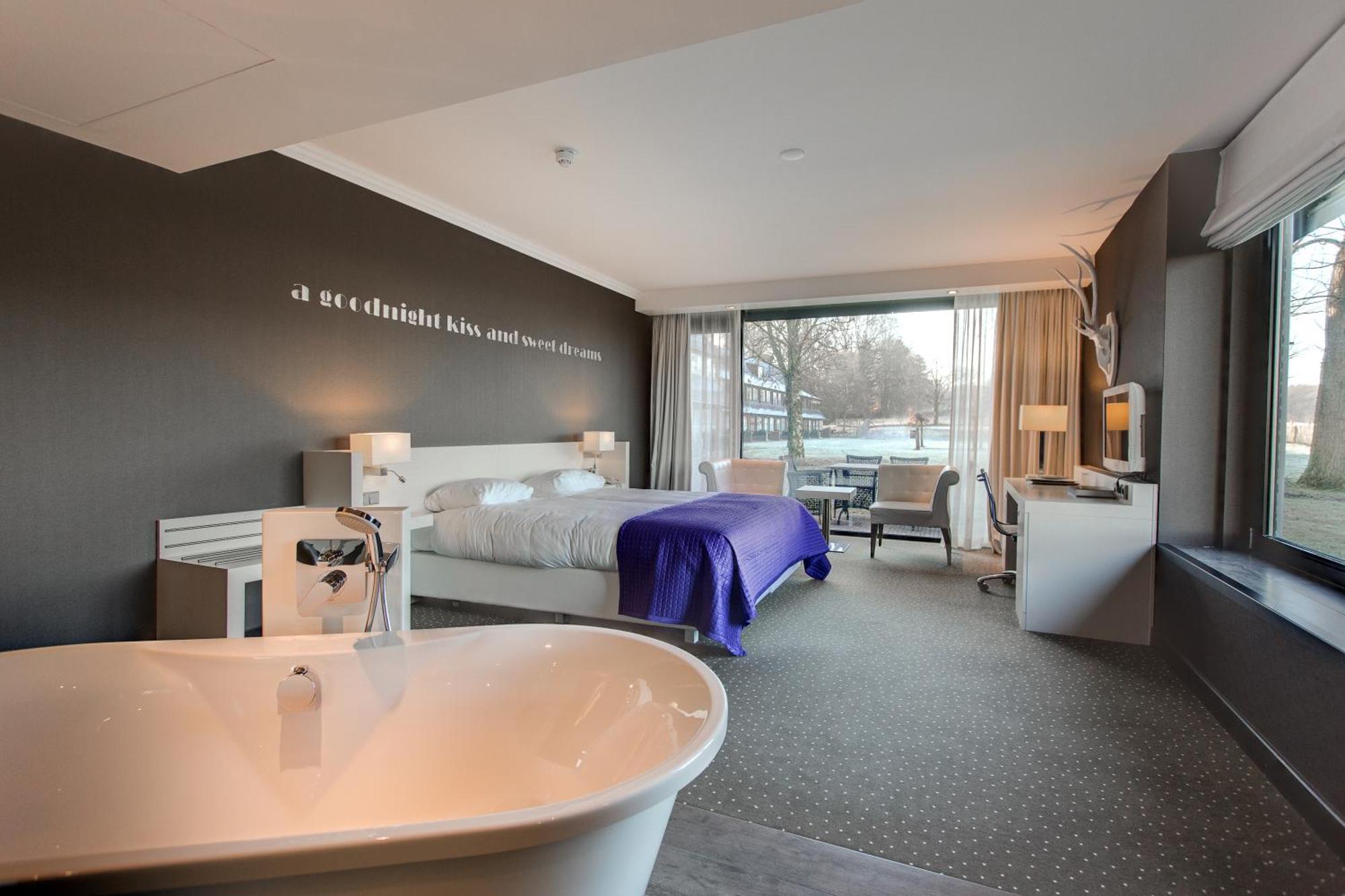 Double Room with Bath,665187435:JPEG
