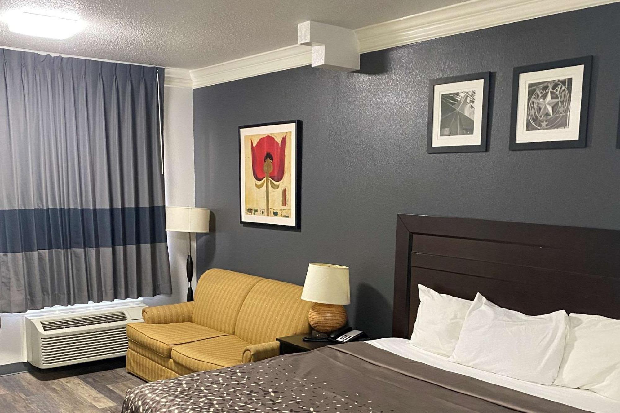 King Room with Sofa Bed - Non-Smoking