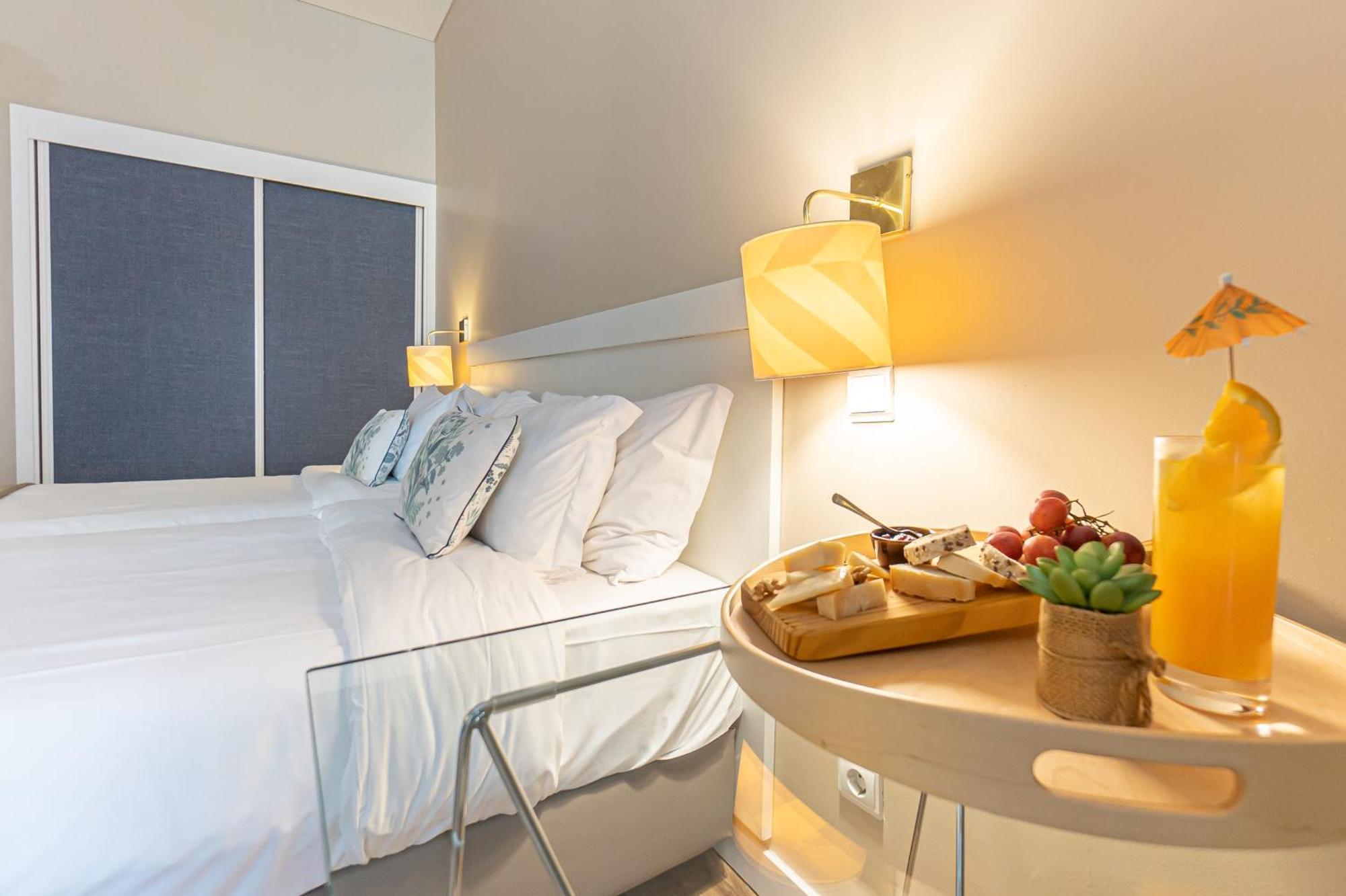 Double Room,1589559100:JPEG