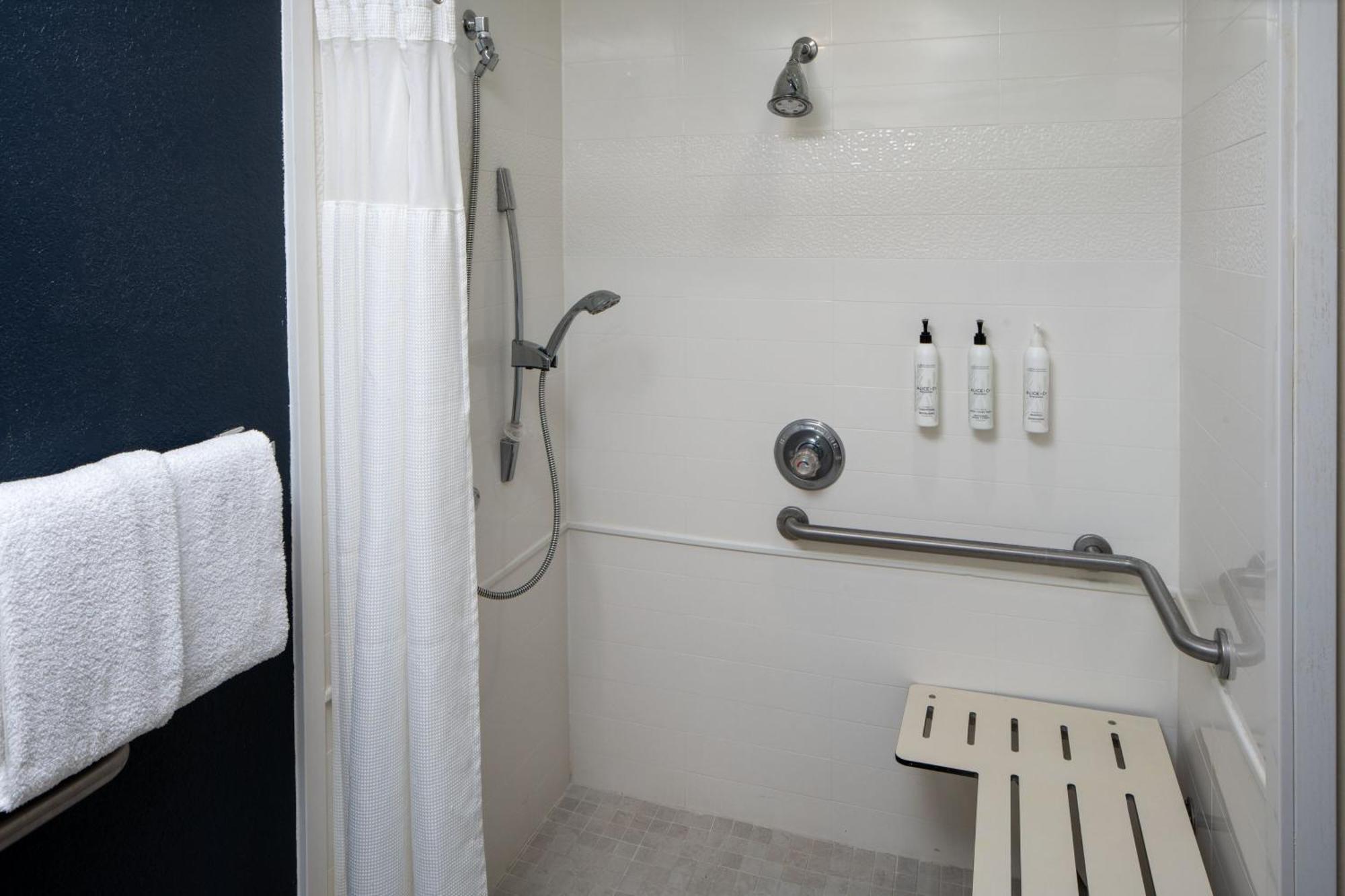 King Room with Adapted Tub - Mobility and Hearing Accessible