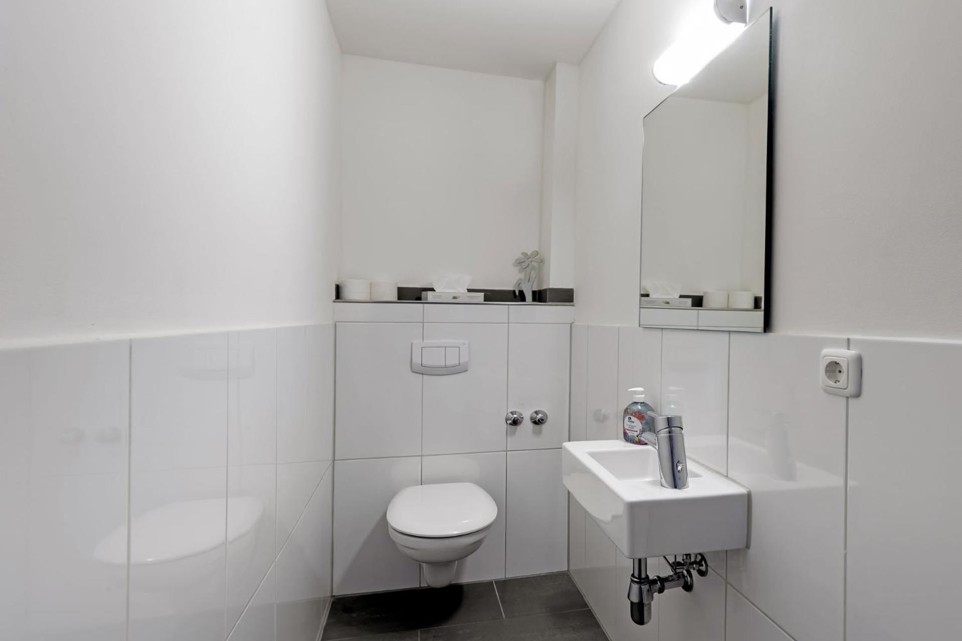 One-Bedroom Apartment,1589575259:JPEG