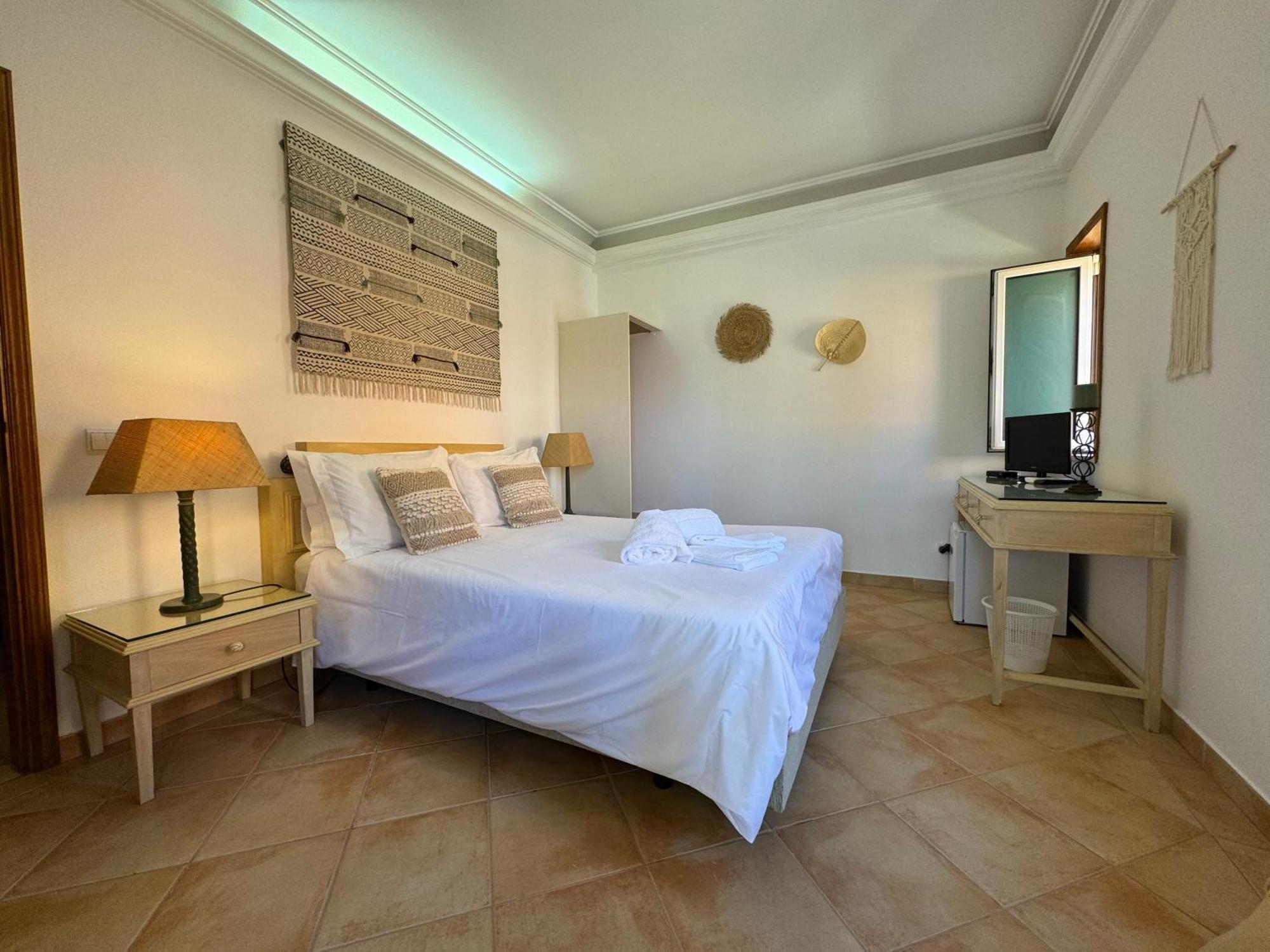 Chambre Double avec Salle de Bains Commune Séparée et Balcon