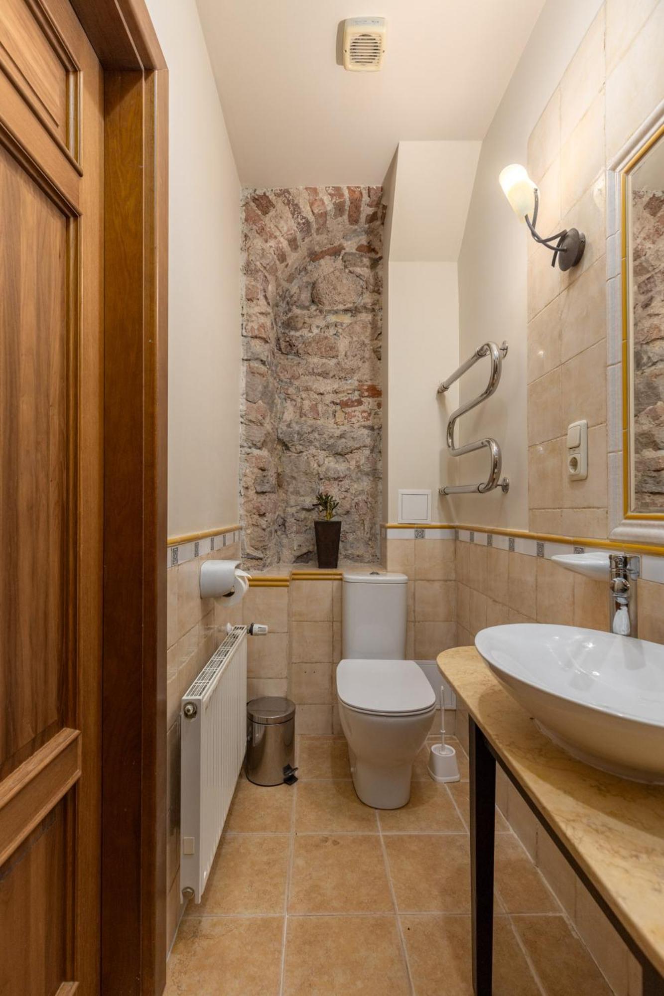Small Single Room,1590336720:JPEG