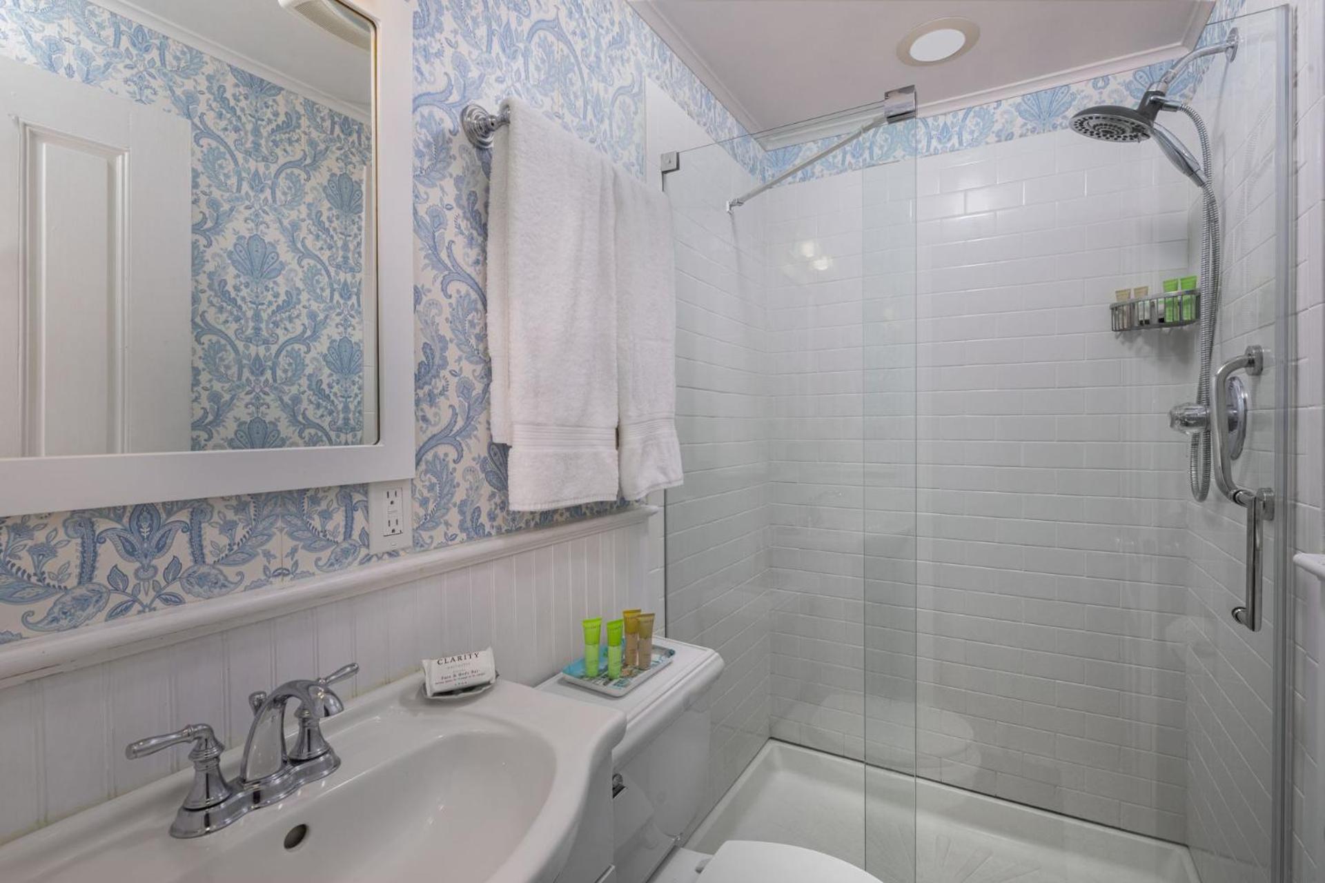 Queen Room with Sea View