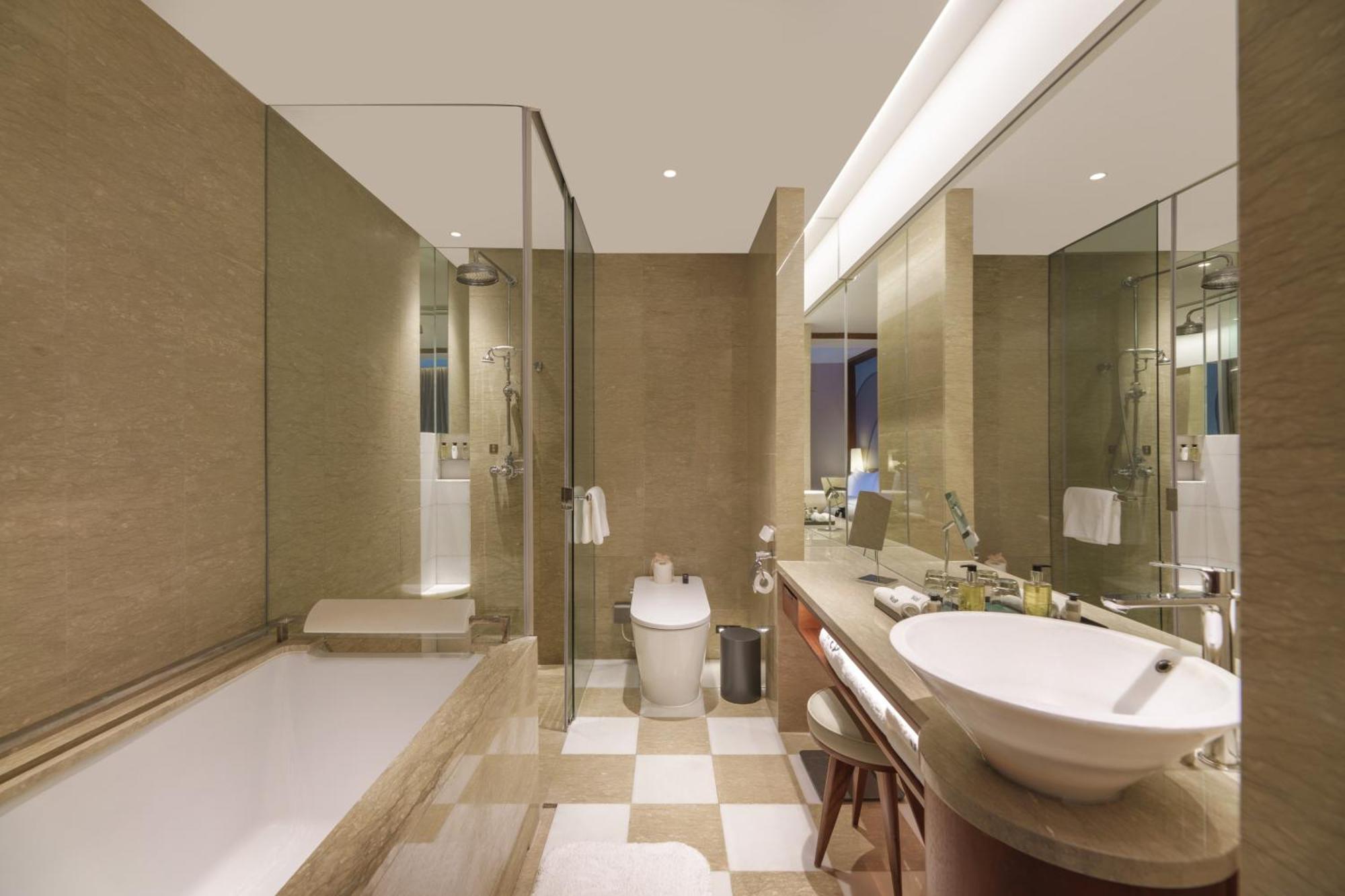 Shanghai Suite with River View