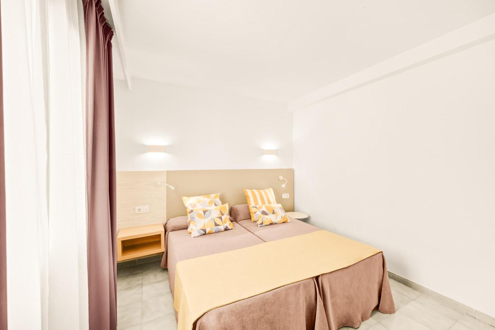 One-Bedroom Apartment with Sea View,1591491042:JPEG