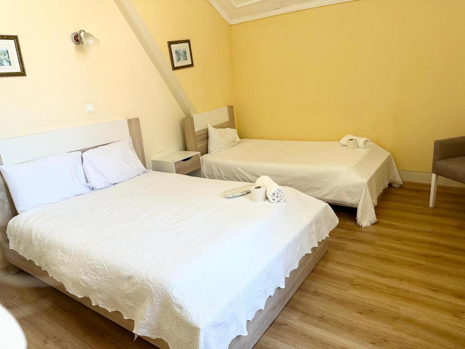 Quarto Familiar com Casa de Banho