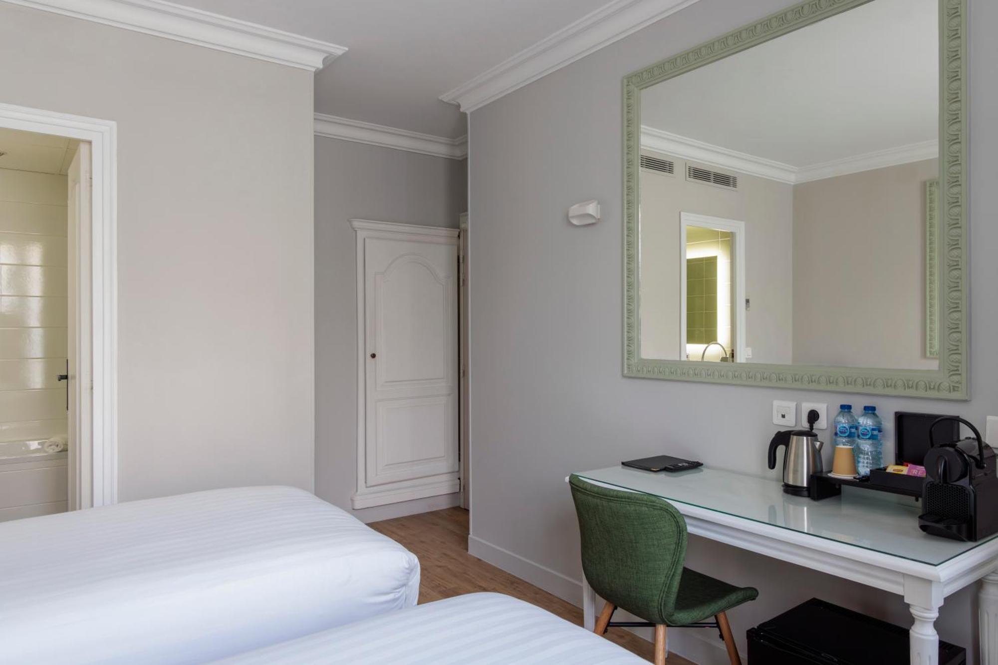 2 Doppelzimmer mit Verbindungstür