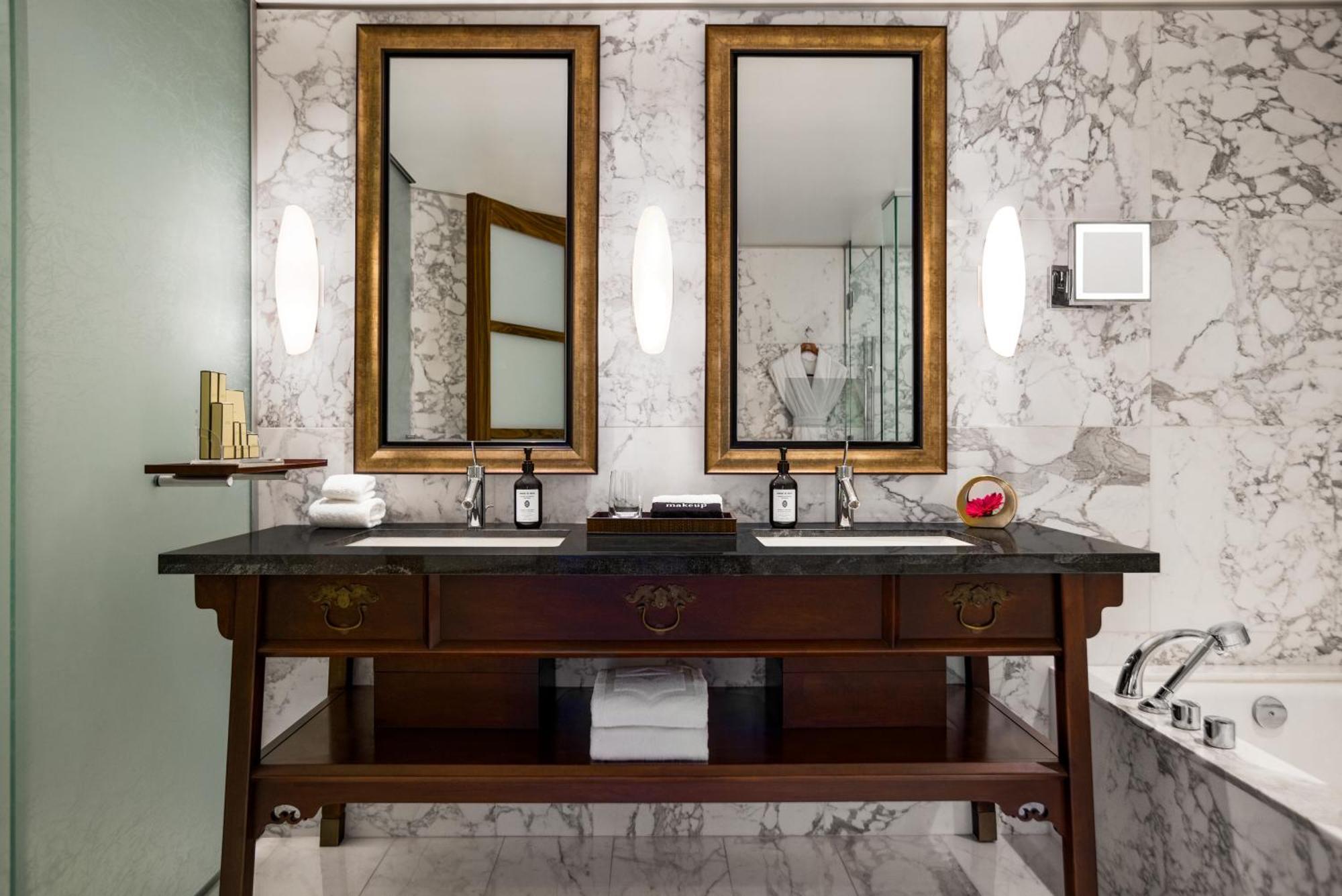 Deluxe Suite mit 1 Schlafzimmer und Balkon