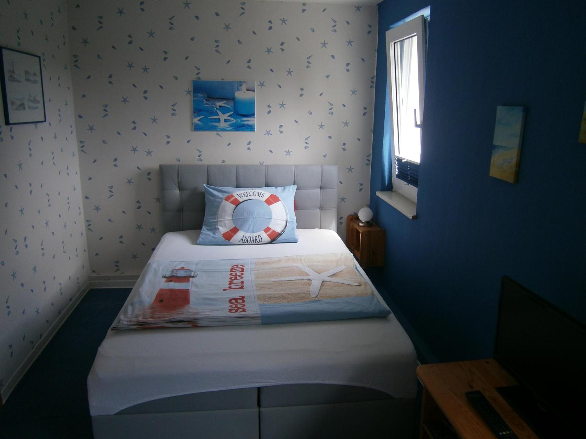 Single room with double bed