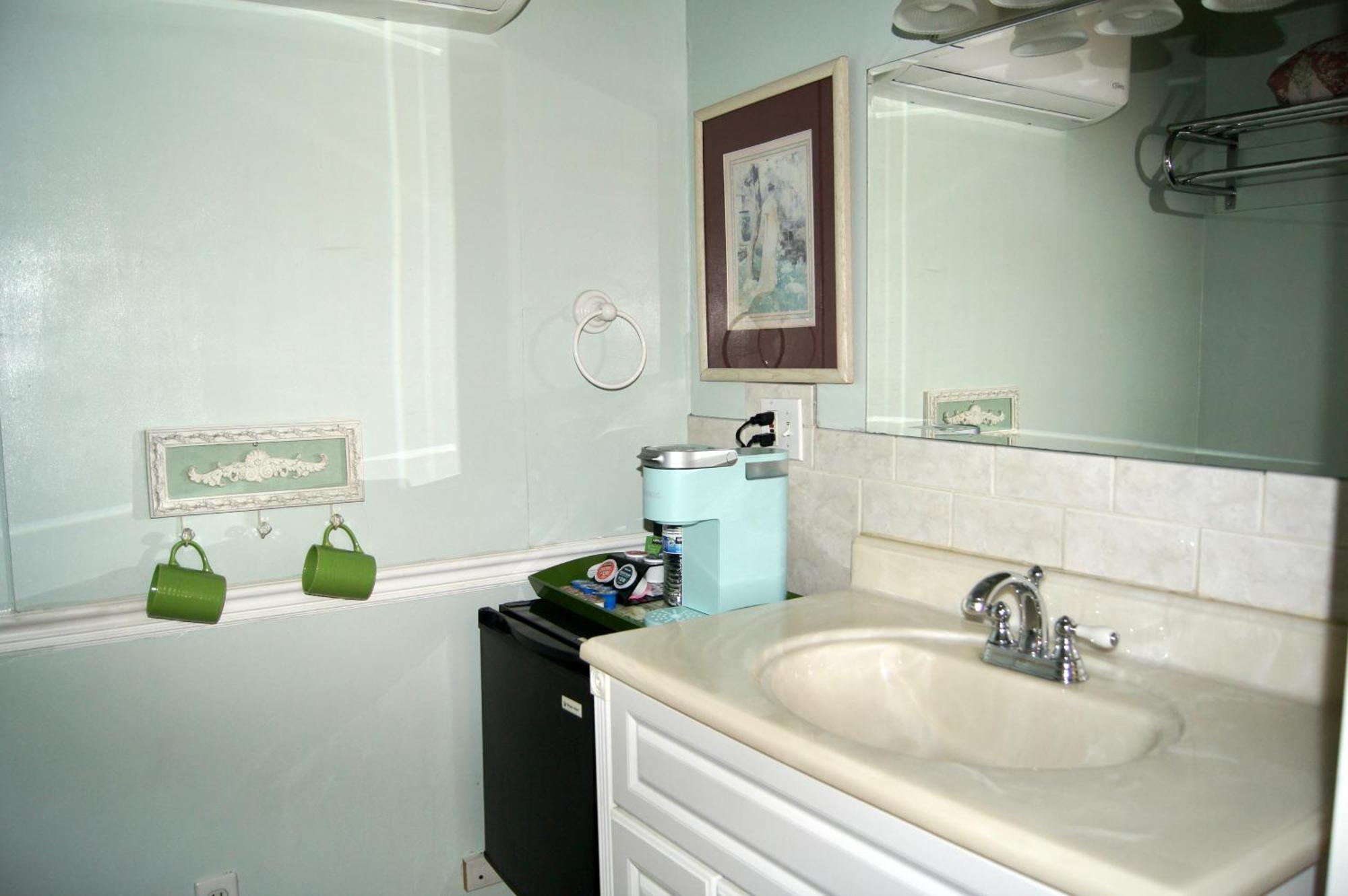 Standard Queen Room