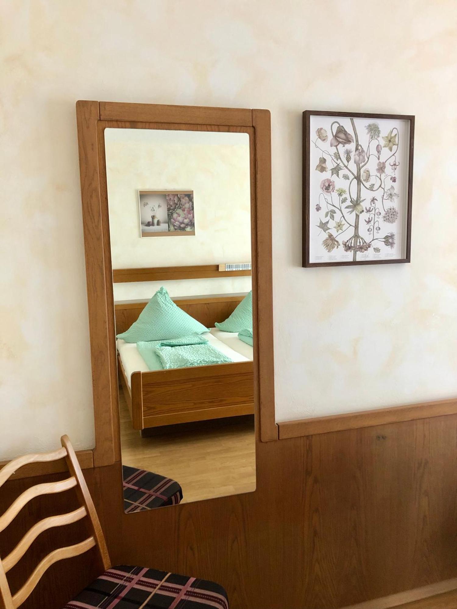 Dreibettzimmer mit Balkon