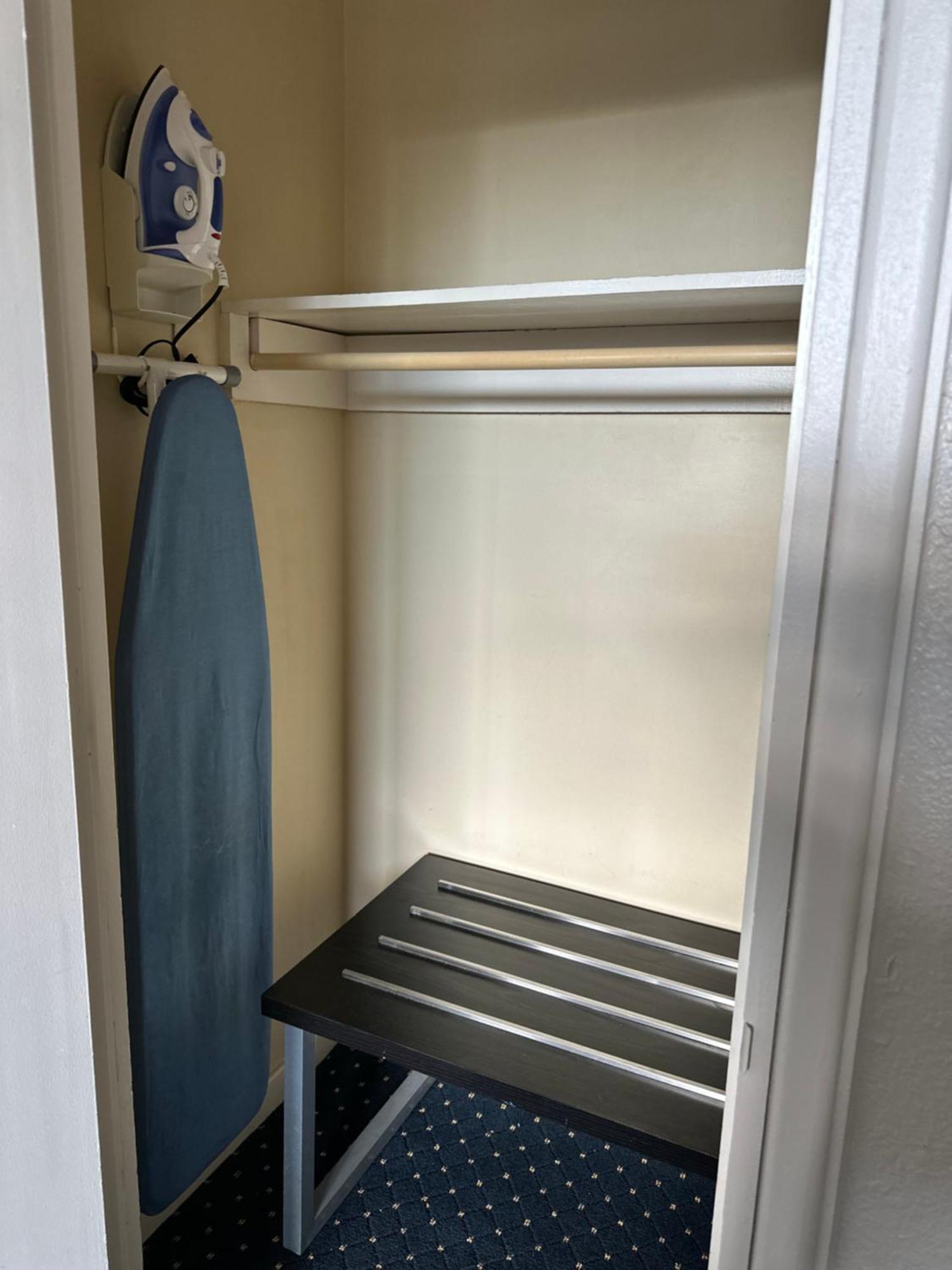 King Room - Non-Smoking