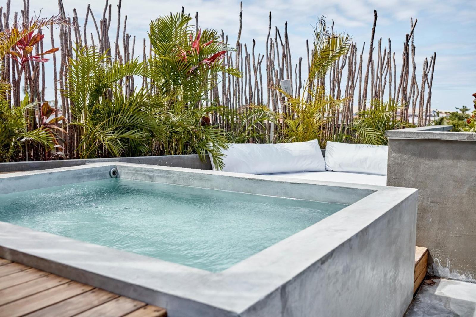 Suíte com Piscina Privativa